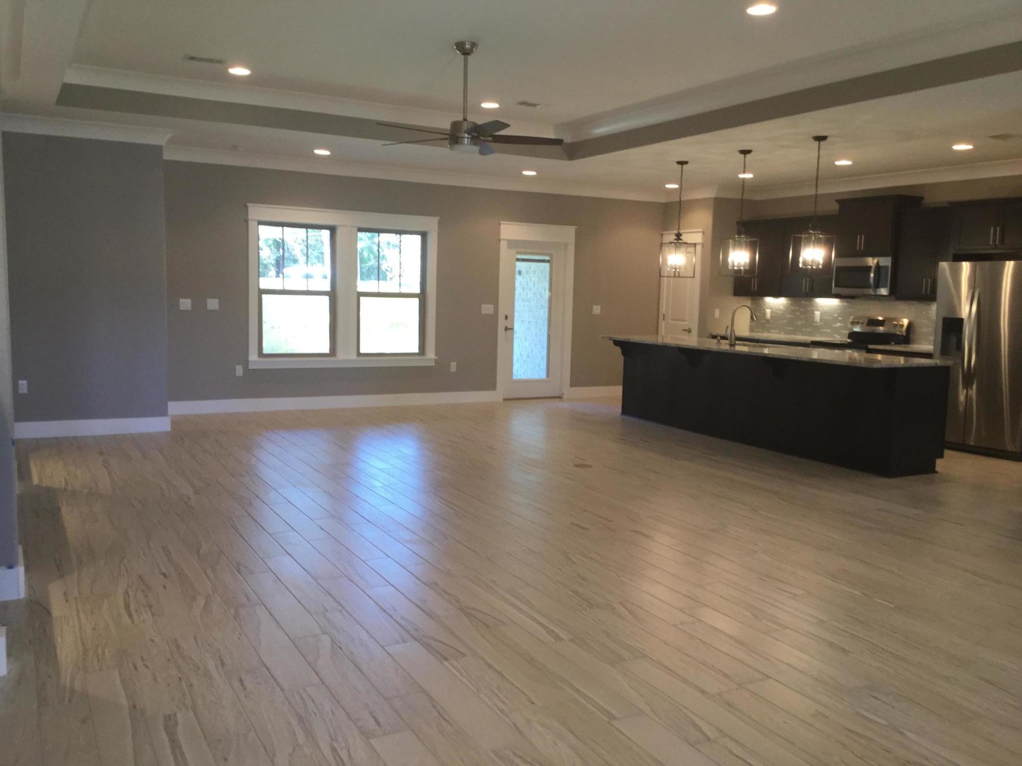 WOODLAND SHORES - Residential