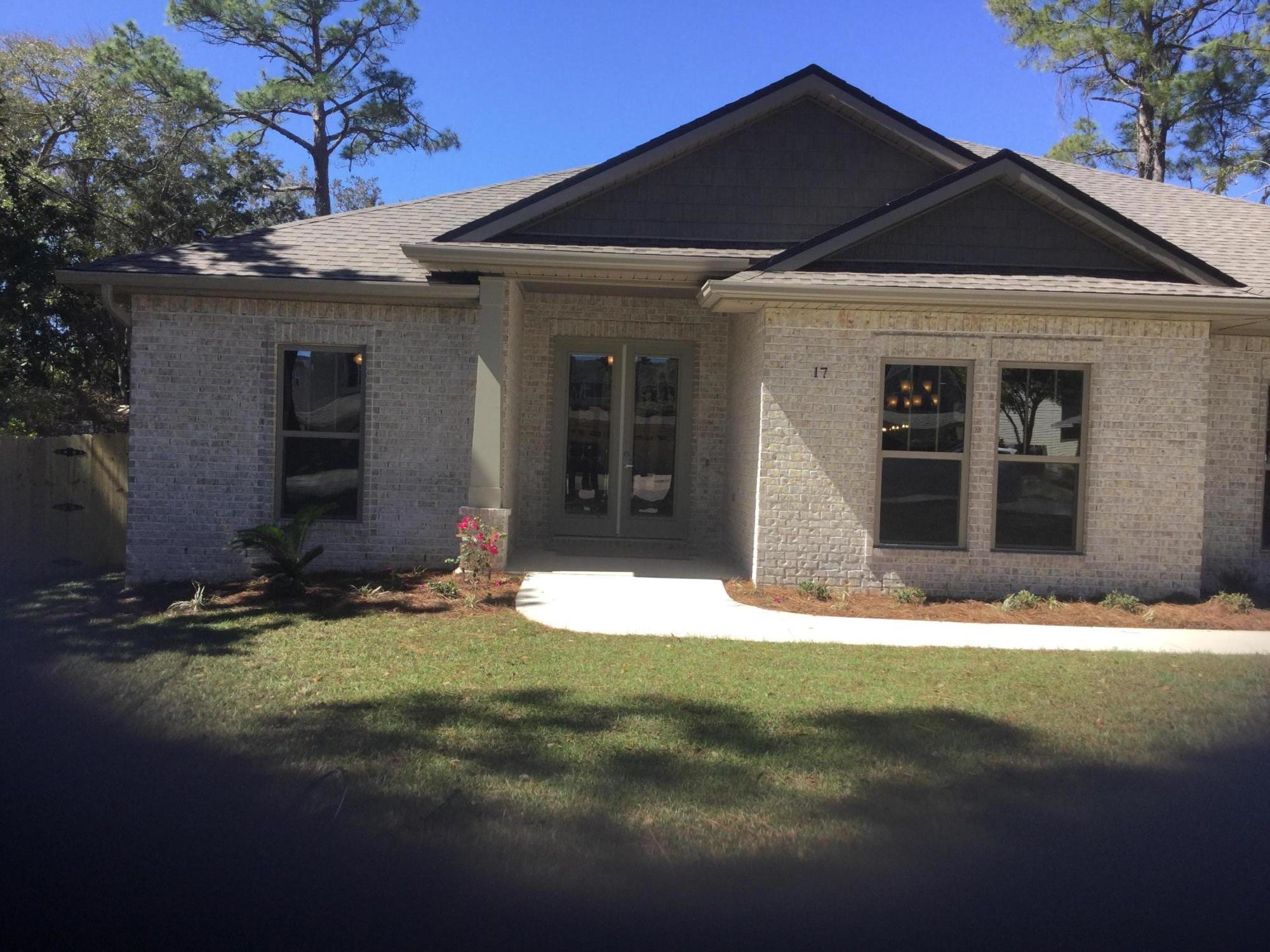 WOODLAND SHORES - Residential