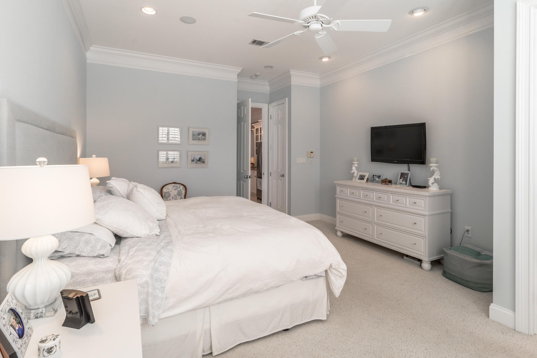FAIRWAY VILLAS - Residential
