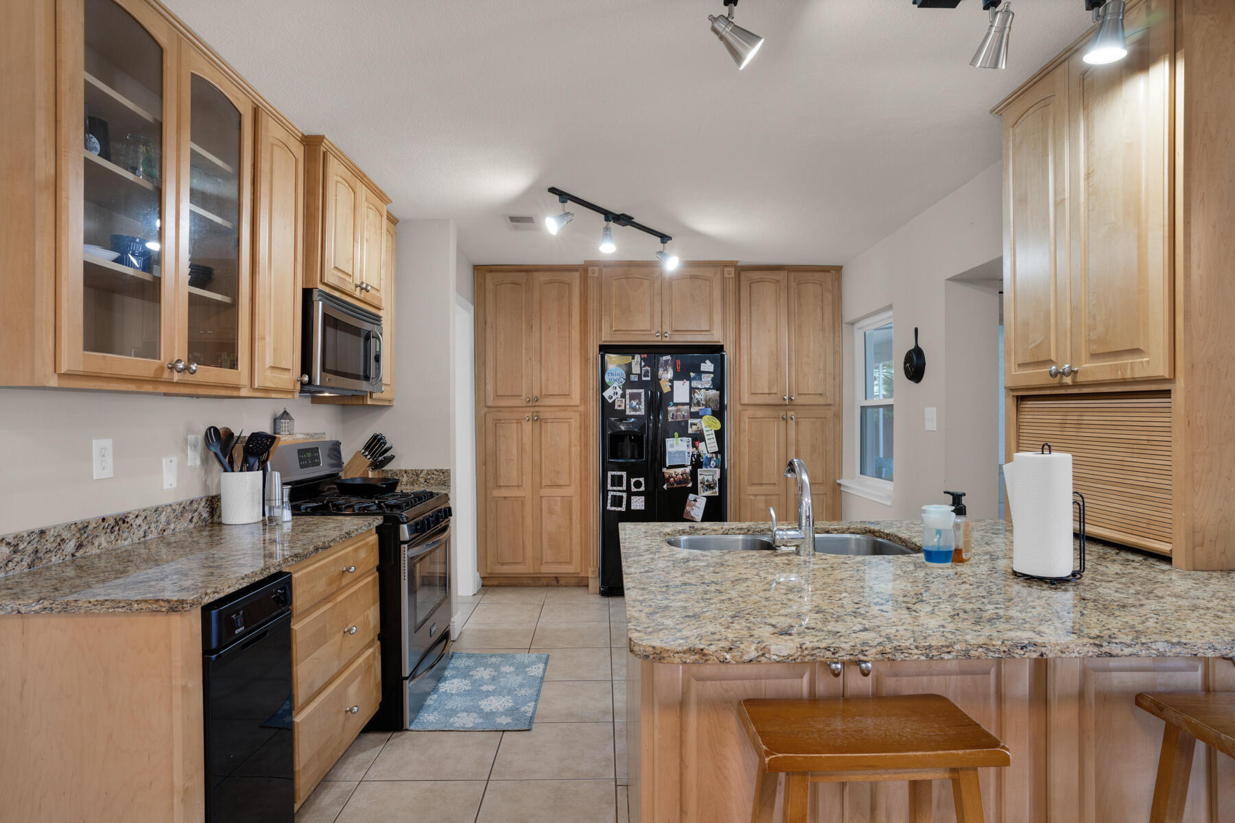 GARNIERS BEACH - Residential Lease