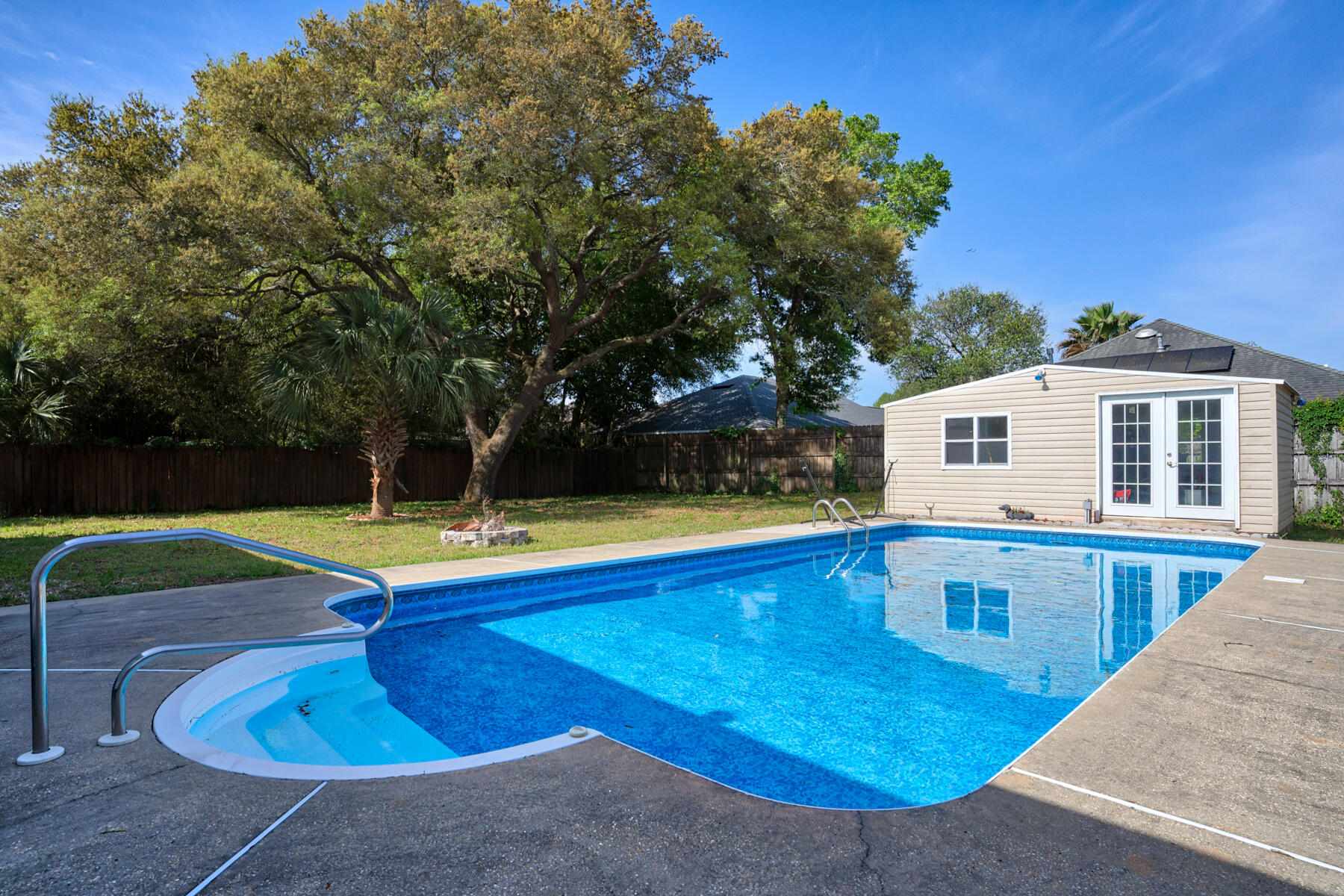 GARNIERS BEACH - Residential Lease