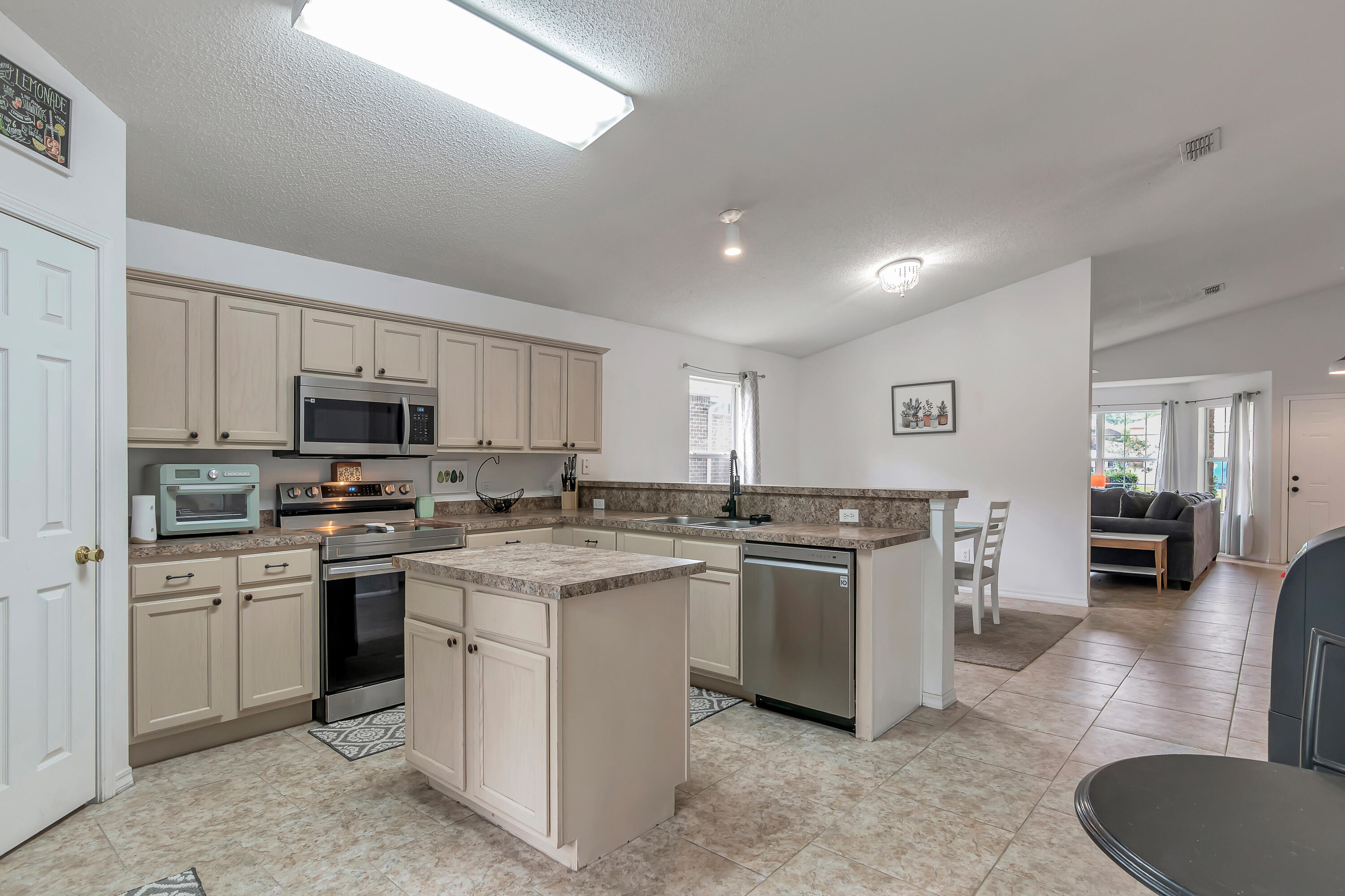 REDSTONE ESTATES - Residential