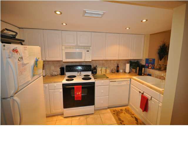 BAYOU VILLAGE CONDO PH 1 - Residential Lease