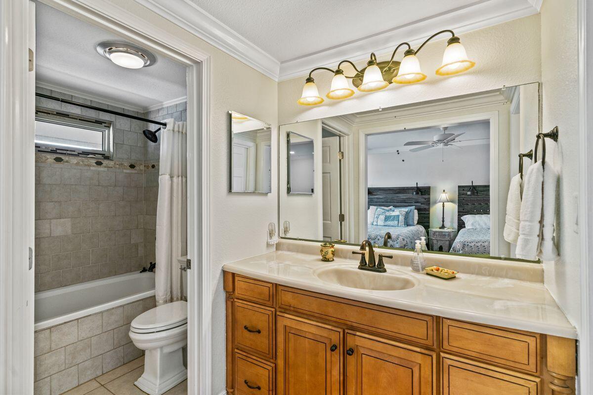 SEASCAPE CONDO PH 6A - Residential