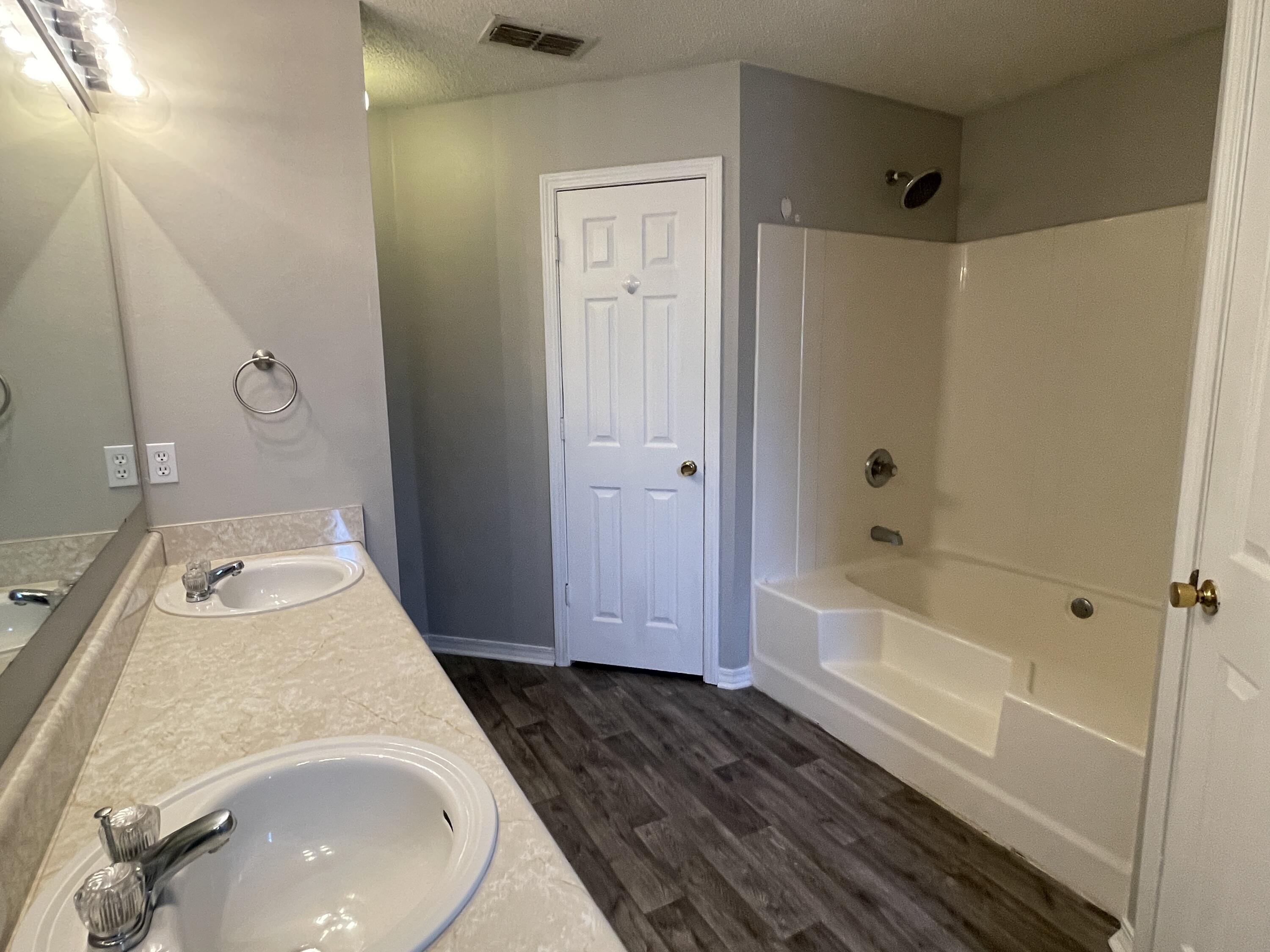 REDSTONE ESTATES - Residential Lease