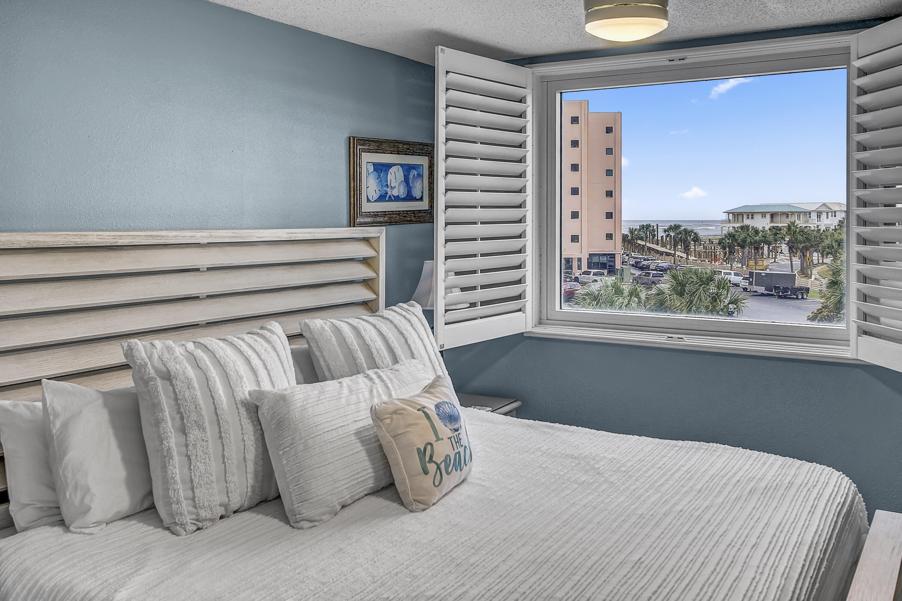 ISLANDER CONDO PH 2 - Residential