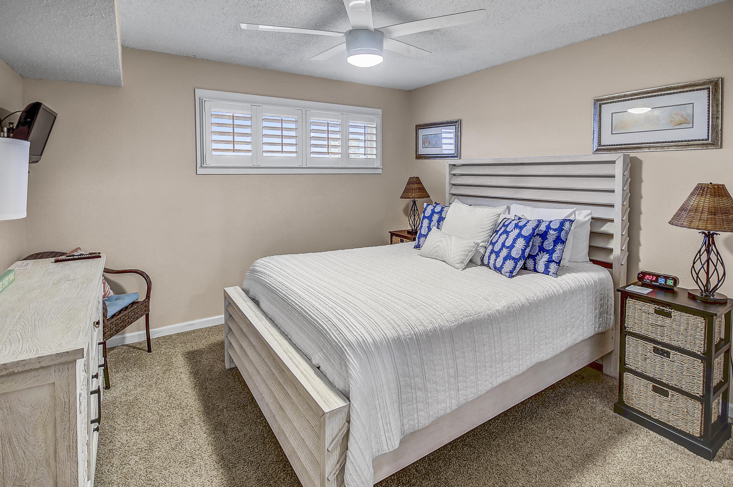 ISLANDER CONDO PH 2 - Residential