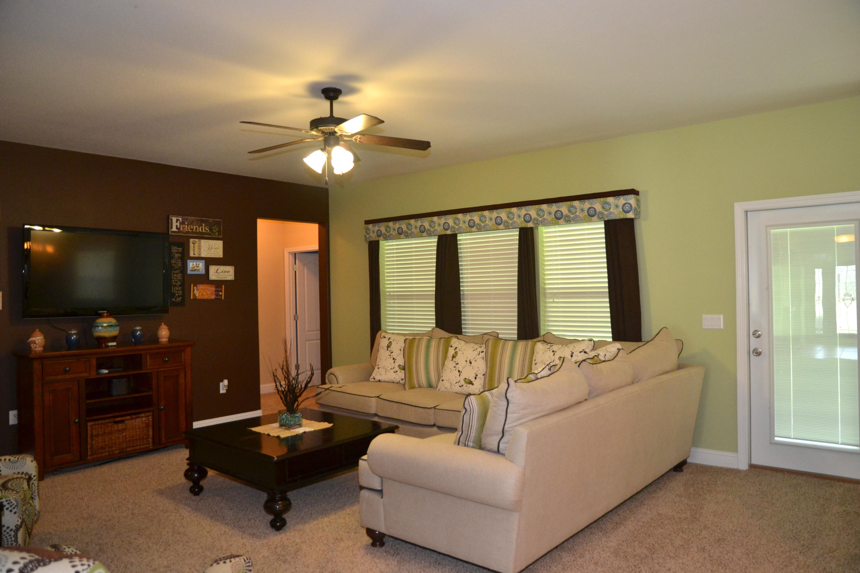 WINDMEADOWS - Residential