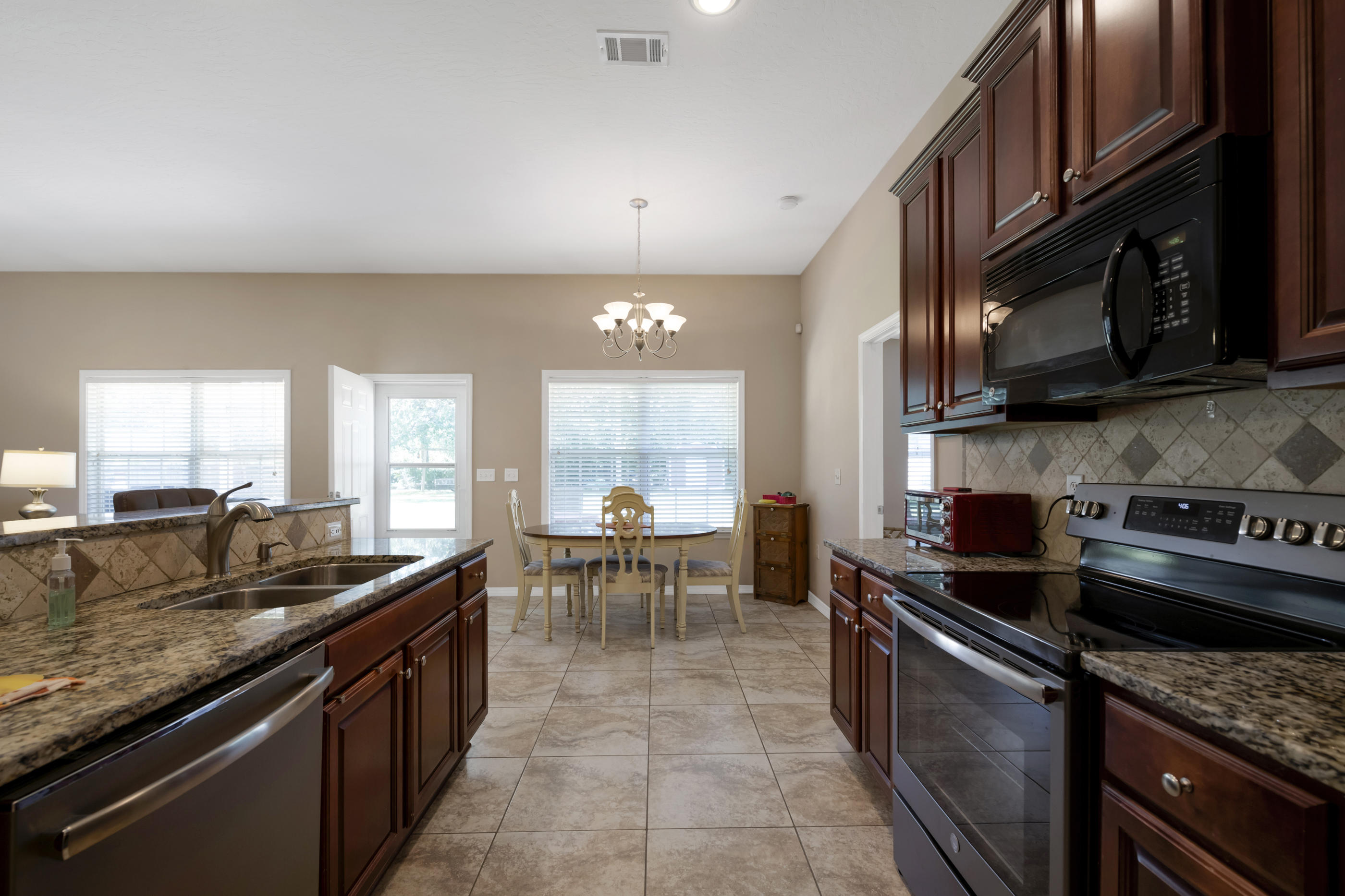 FOUR WINDS S/D - Residential