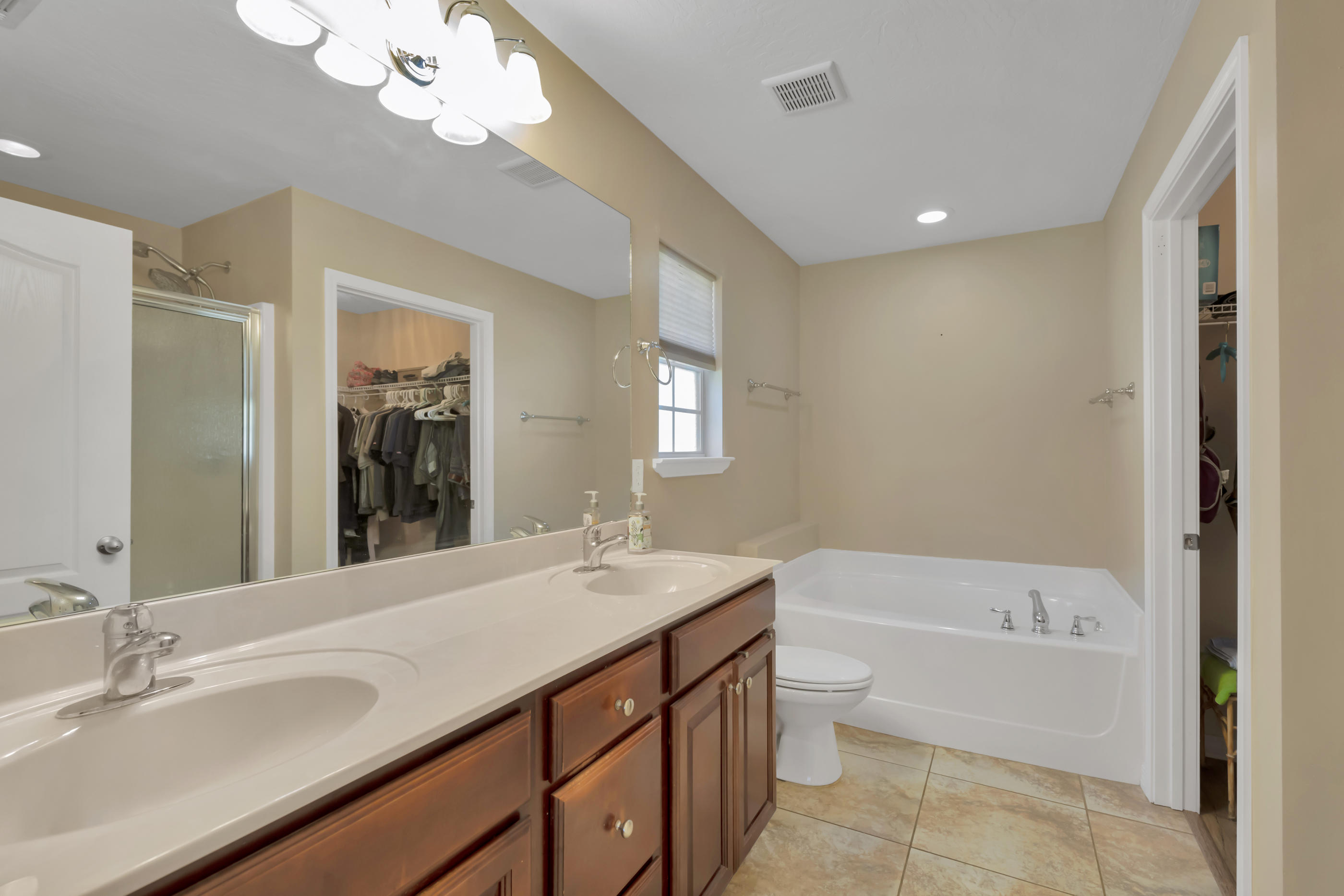 FOUR WINDS S/D - Residential