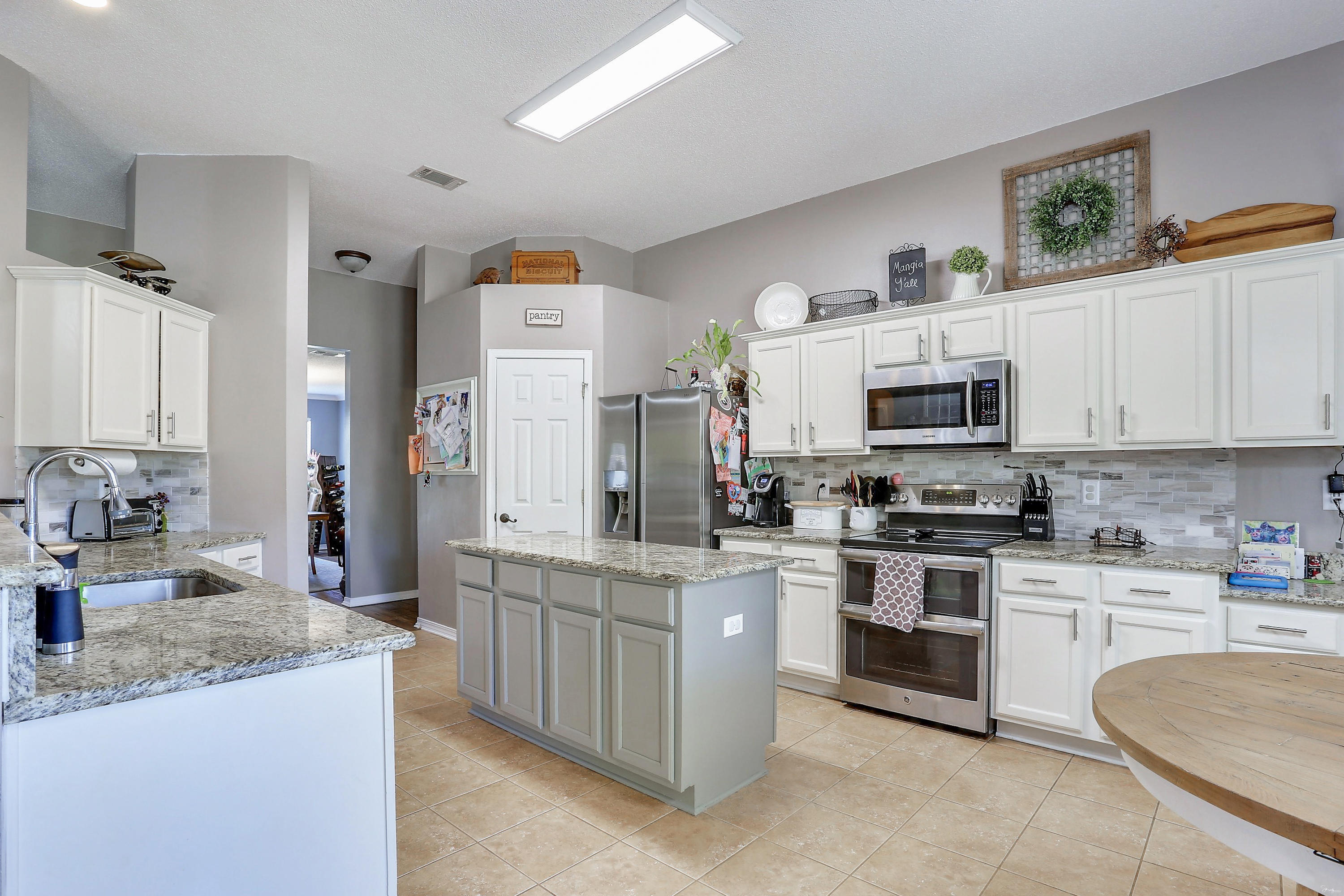 HOLLEY BY THE SEA - Residential