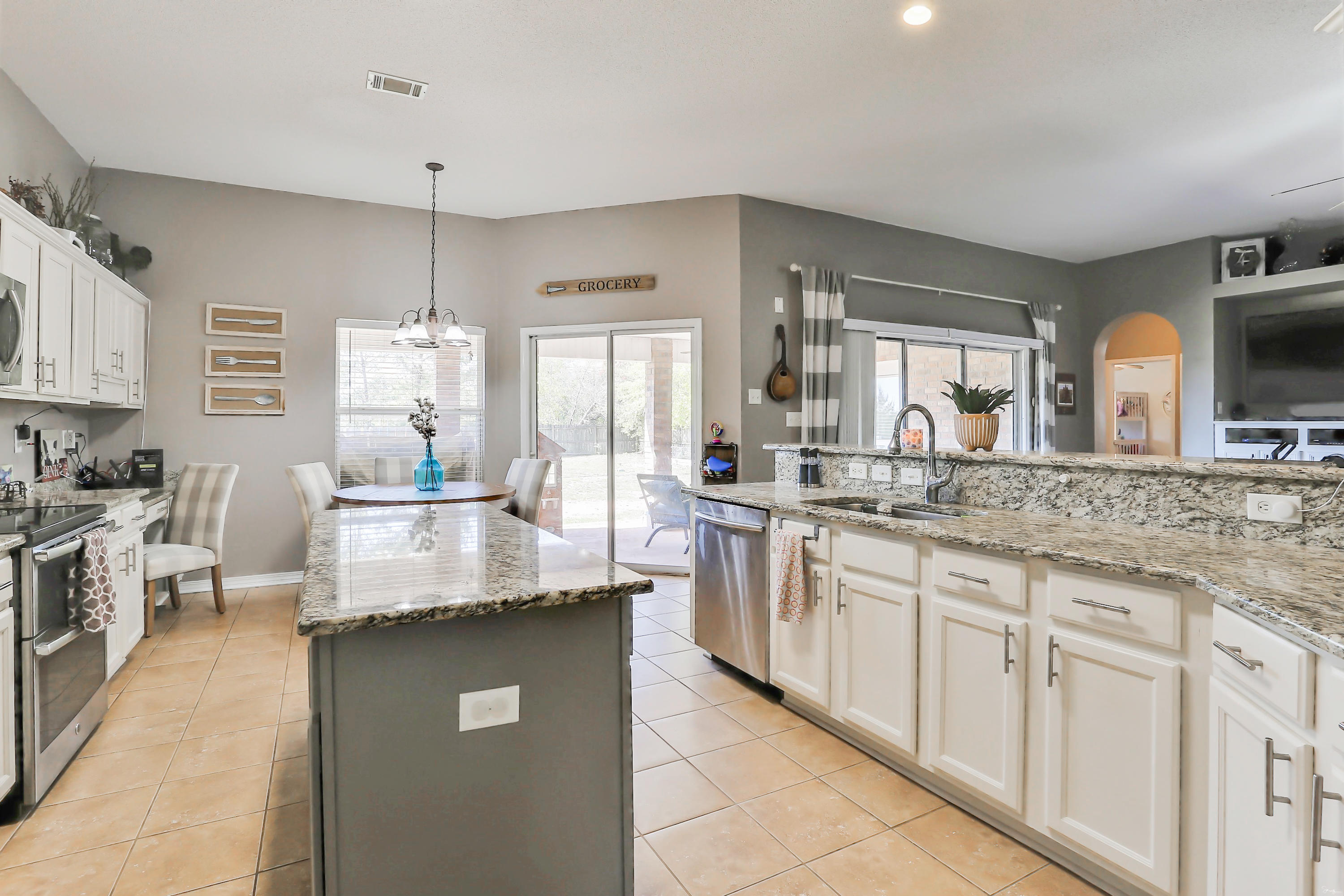 HOLLEY BY THE SEA - Residential