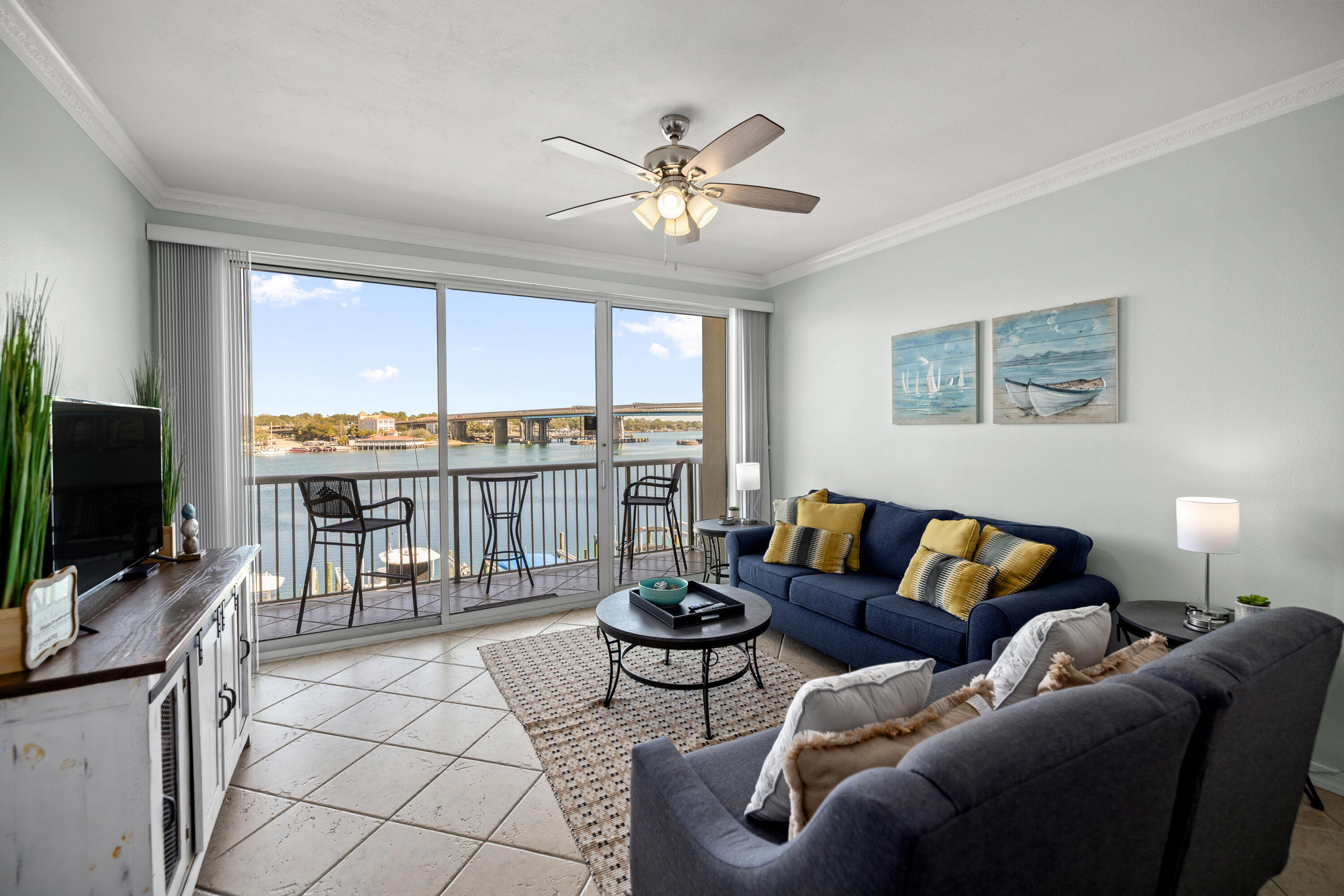 PALM COURT YACHT CLUB - Residential