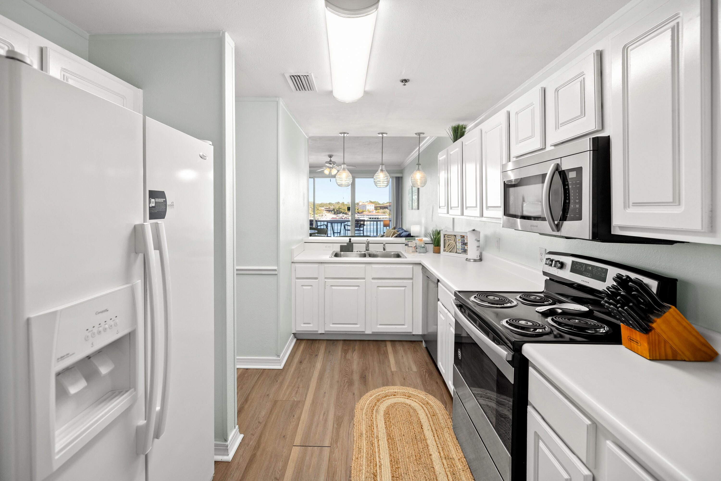 PALM COURT YACHT CLUB - Residential