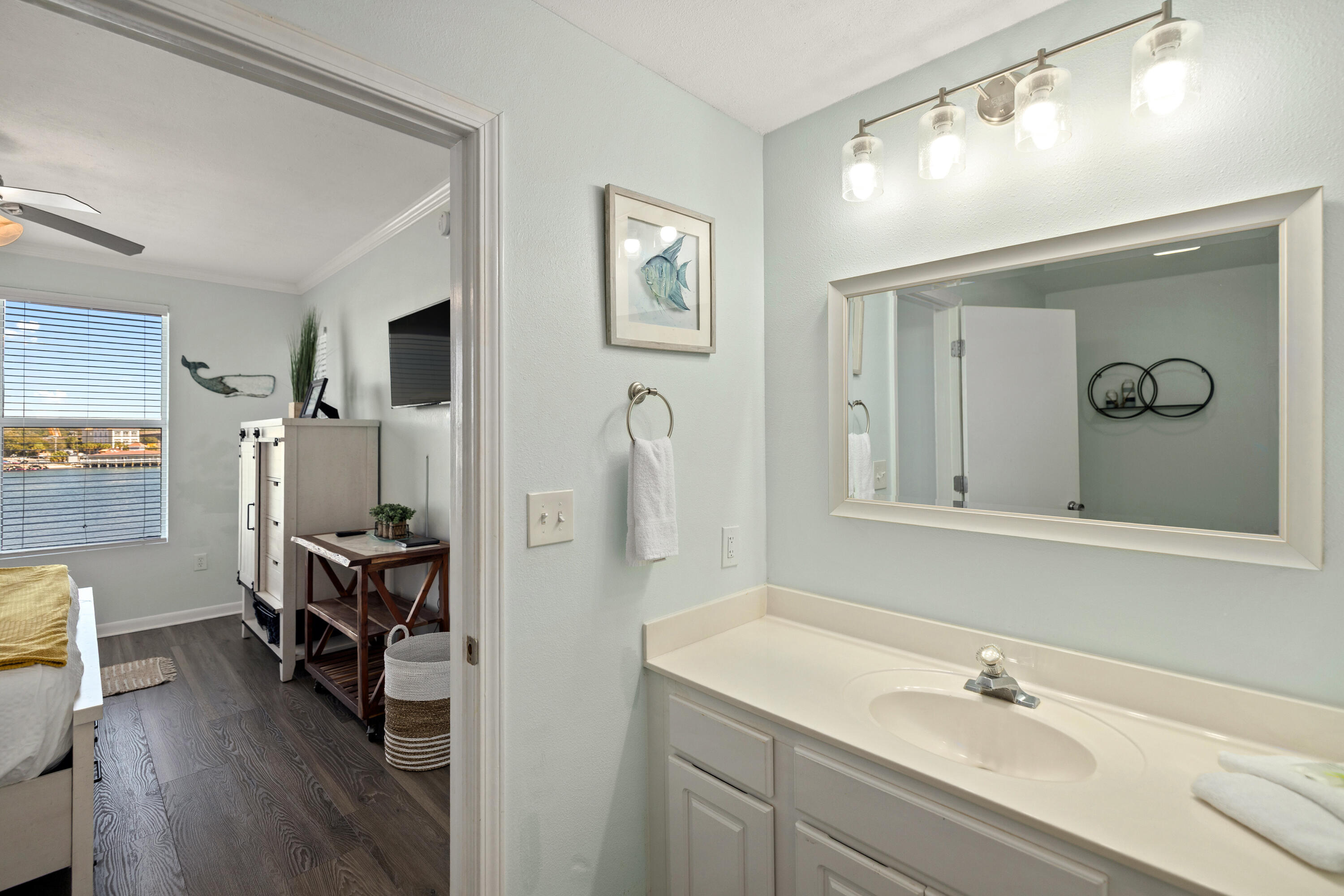 PALM COURT YACHT CLUB - Residential