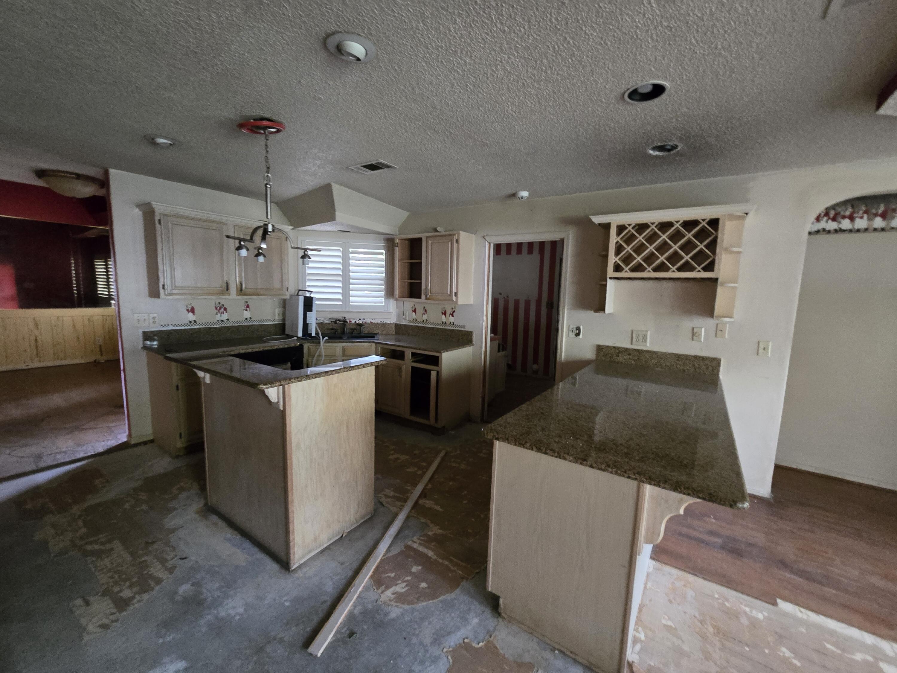 HOLLEY BY THE SEA - Residential