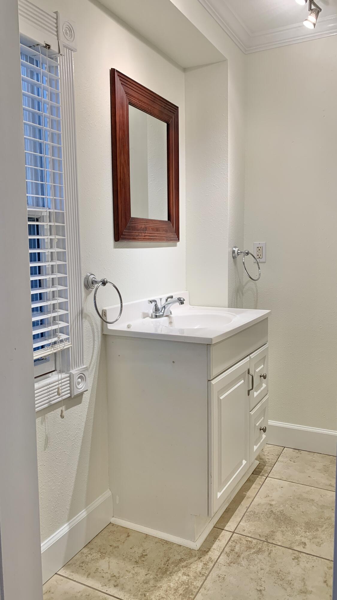 HOLIDAY SHORES ESTATES 3RD ADDN - Residential