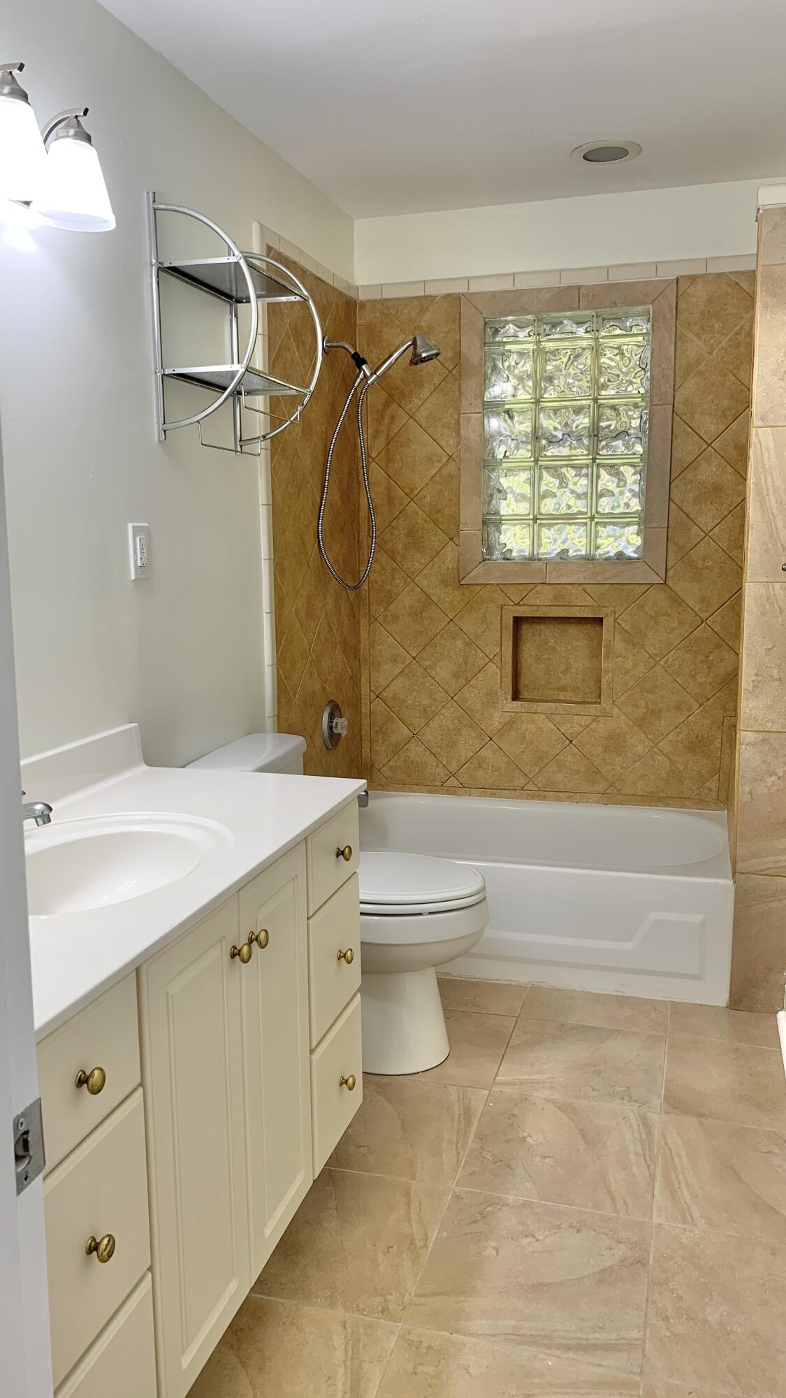 HOLIDAY SHORES ESTATES 3RD ADDN - Residential