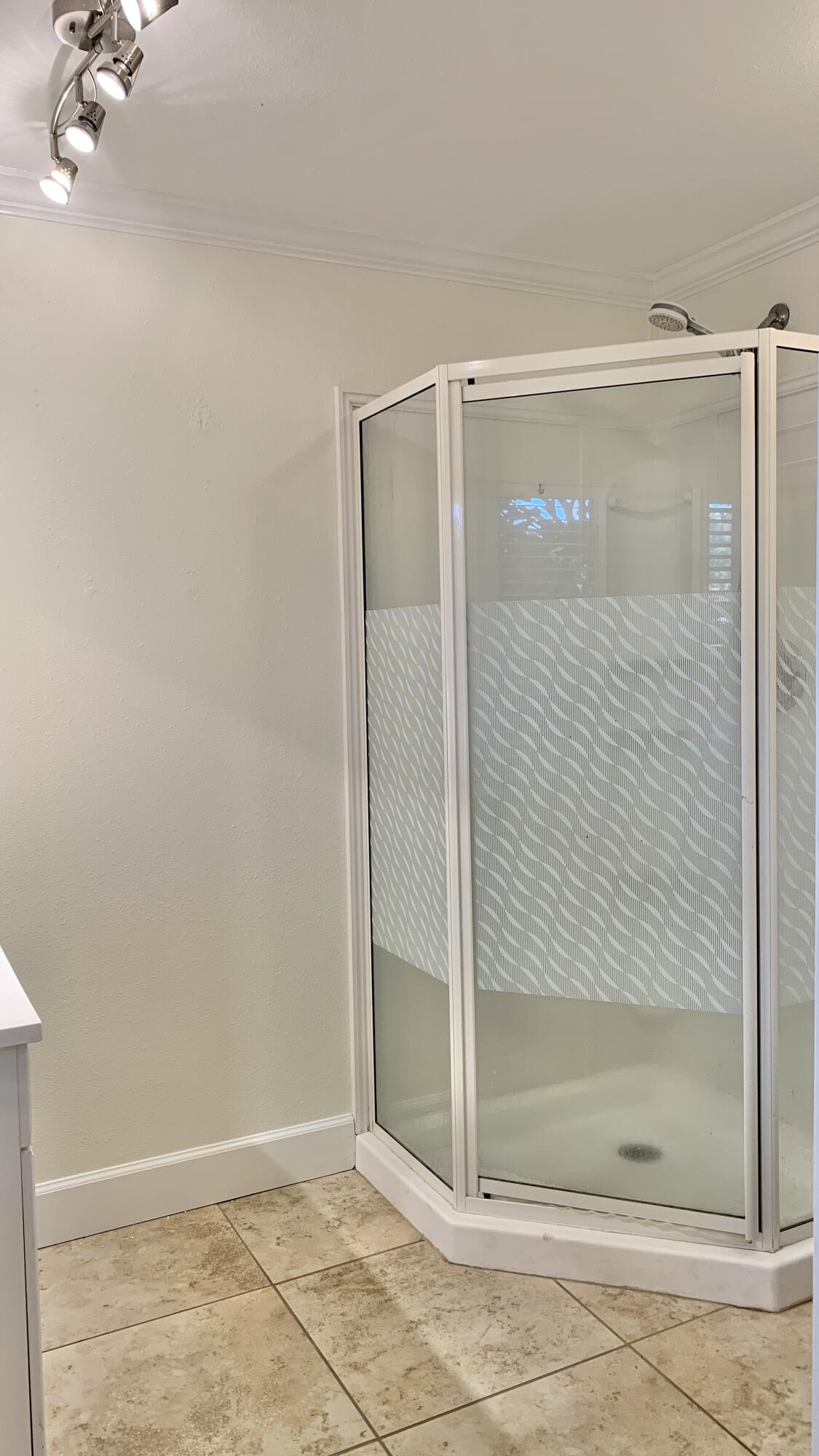 HOLIDAY SHORES ESTATES 3RD ADDN - Residential