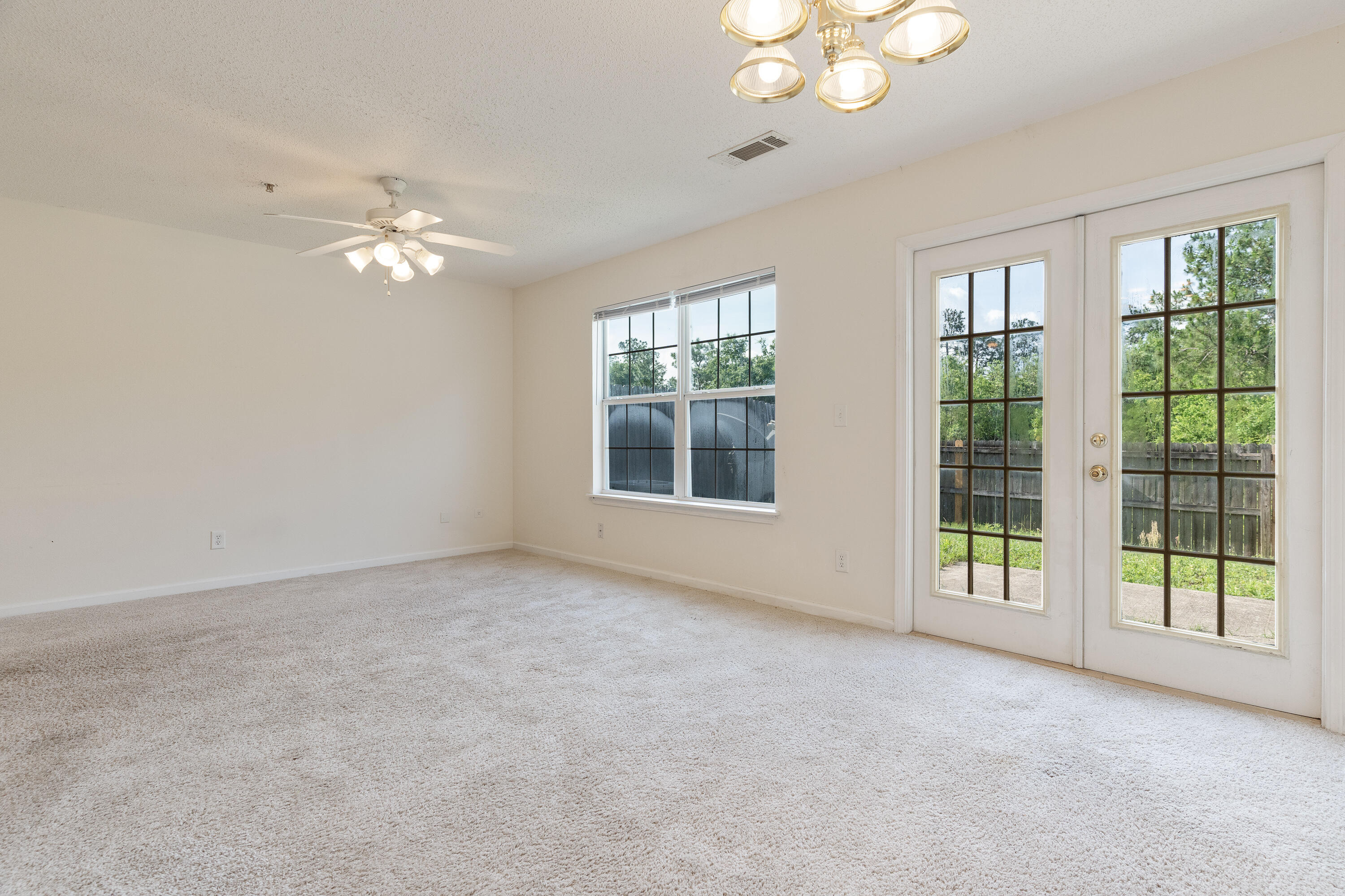 ROLLING PINES - Residential
