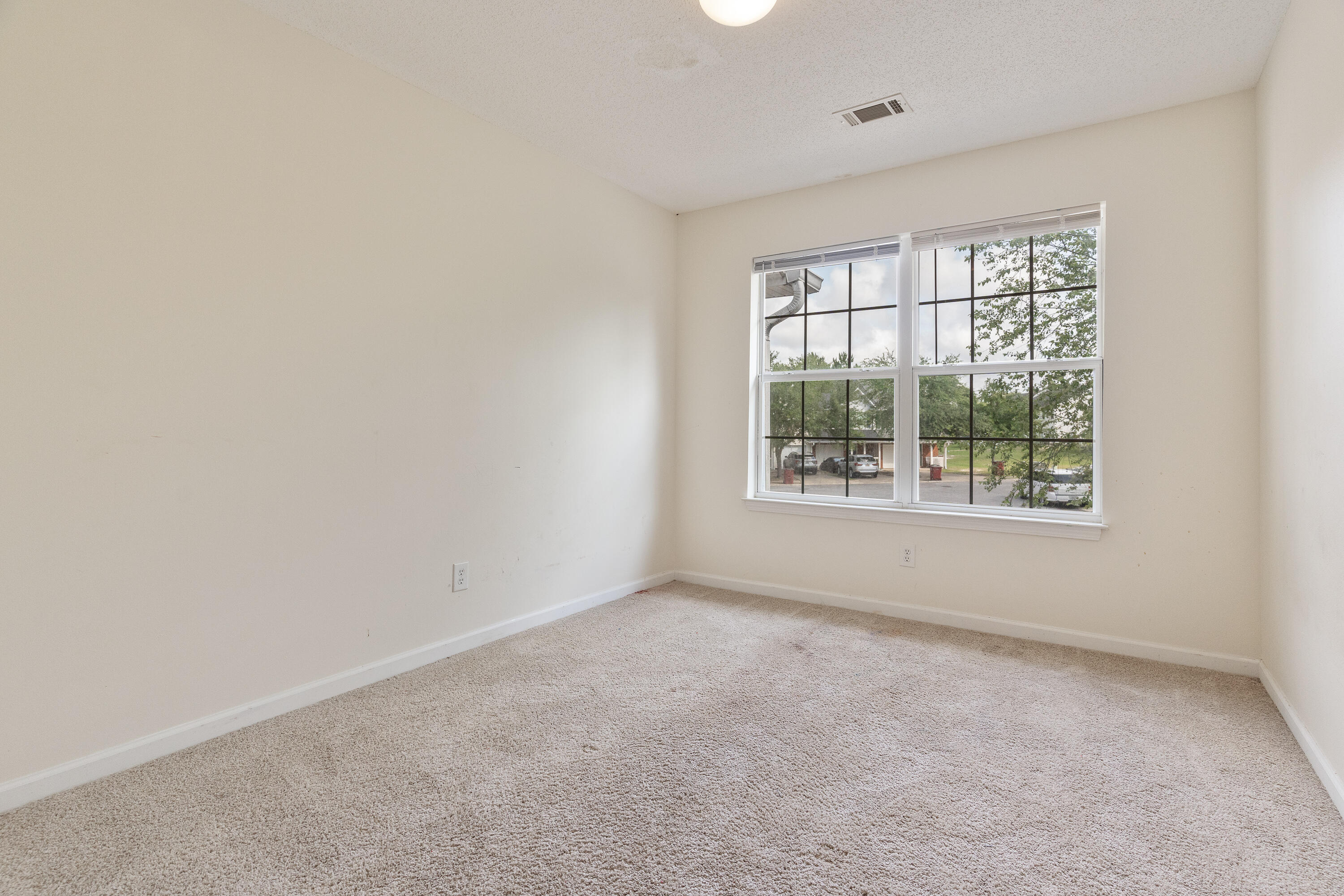 ROLLING PINES - Residential