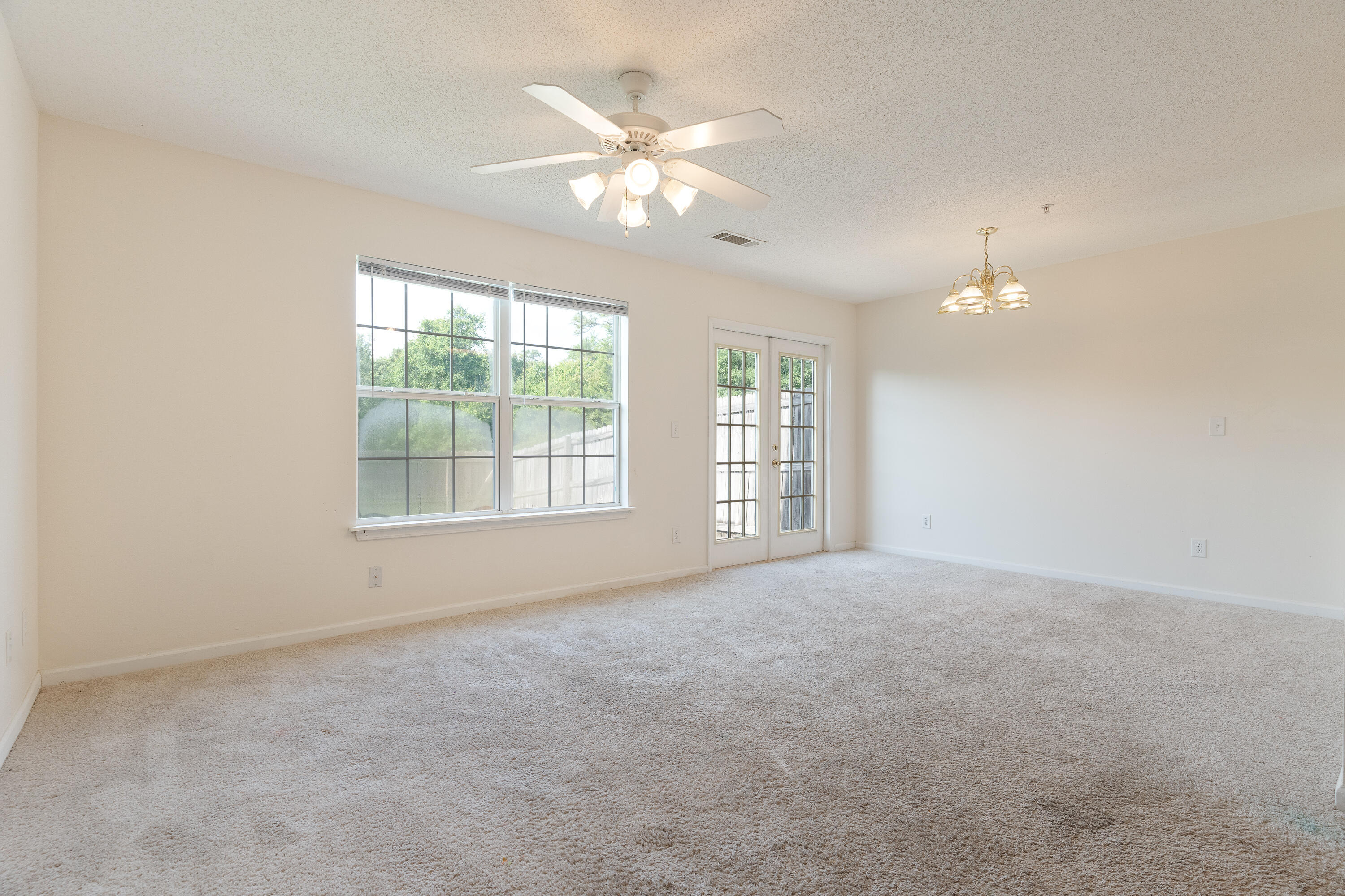 ROLLING PINES - Residential
