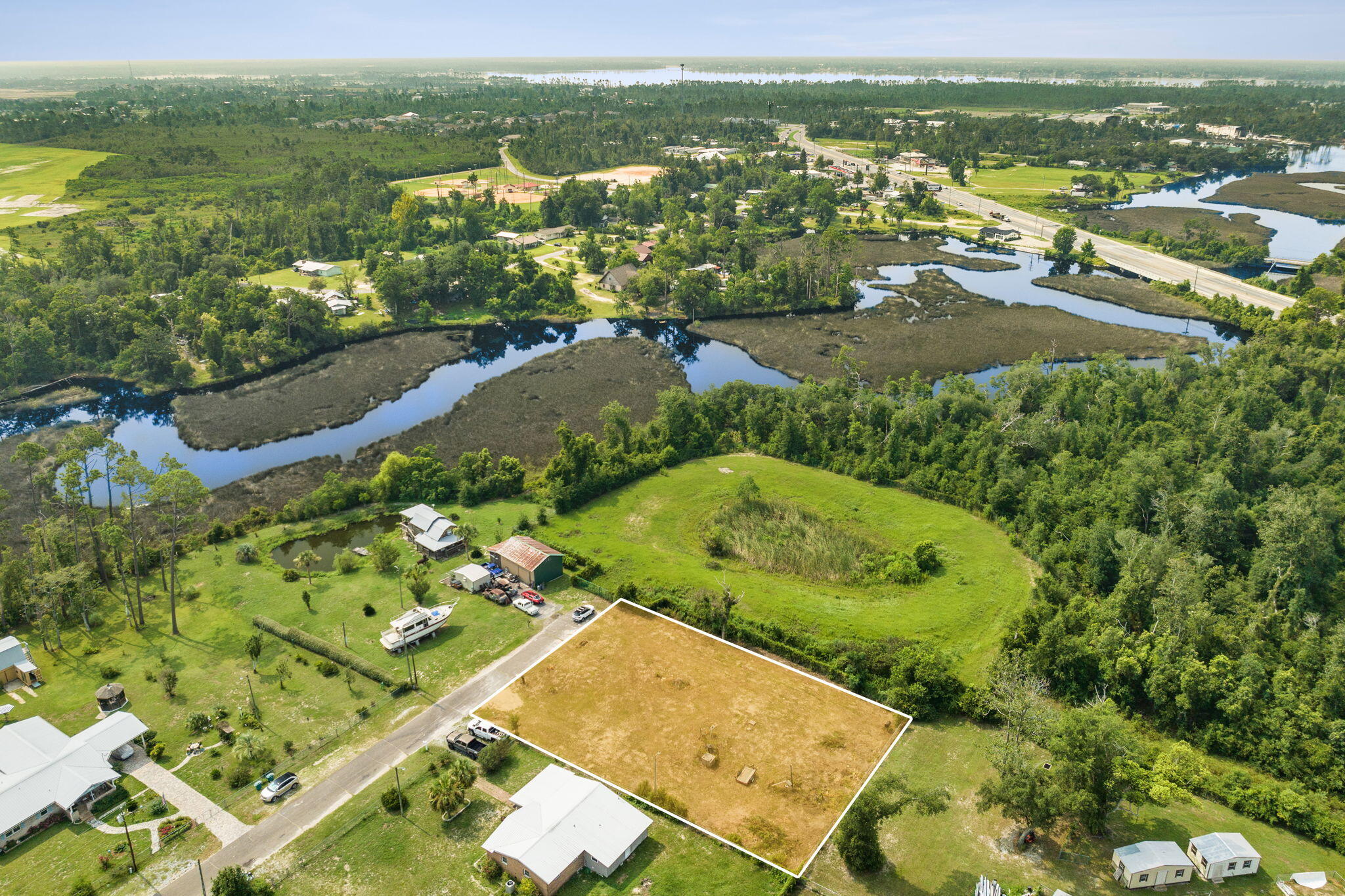 NO RECORDED SUBDIVISION - Land