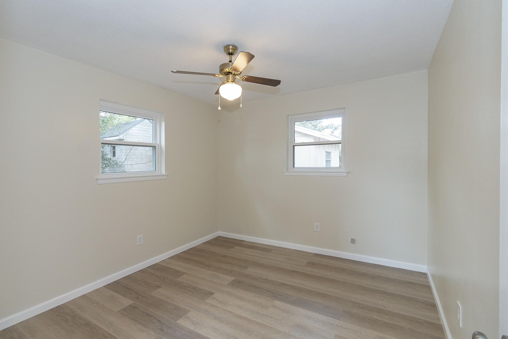 GARNIERS BEACH 6TH - Residential