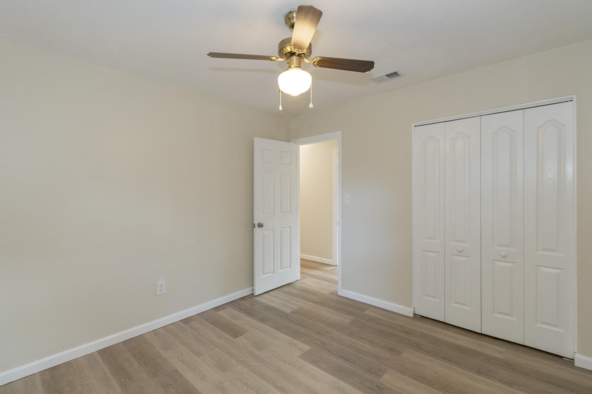 GARNIERS BEACH 6TH - Residential