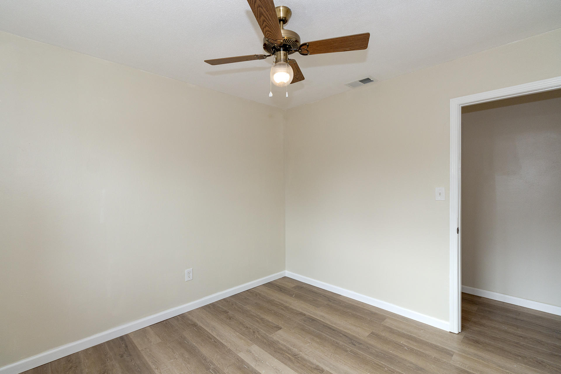 GARNIERS BEACH 6TH - Residential