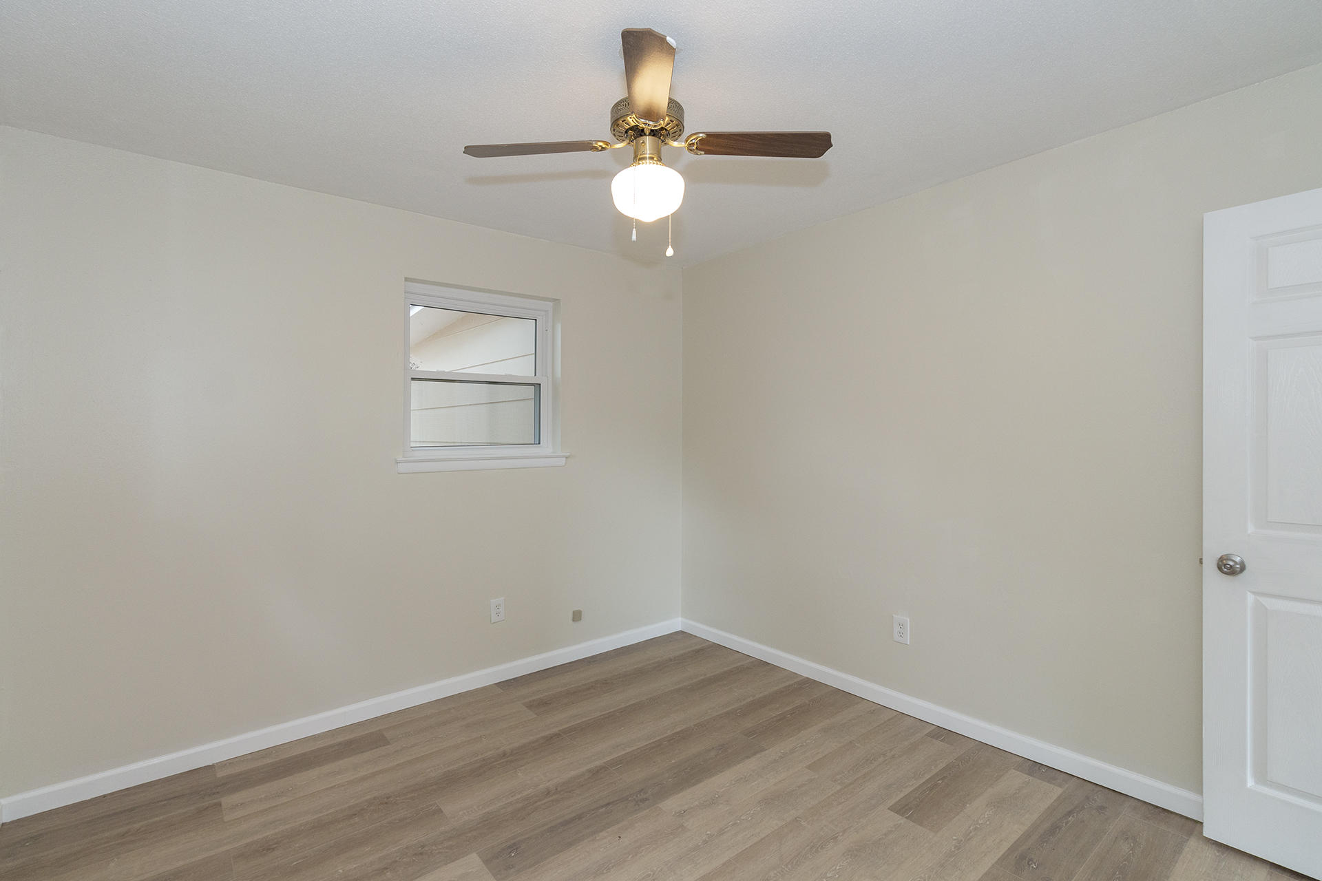 GARNIERS BEACH 6TH - Residential