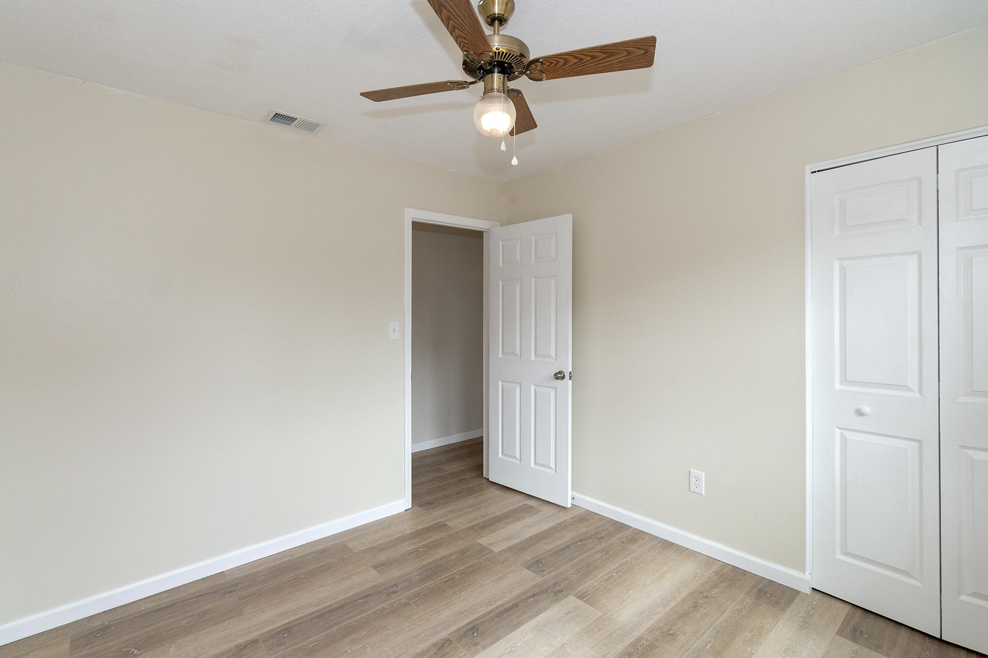 GARNIERS BEACH 6TH - Residential