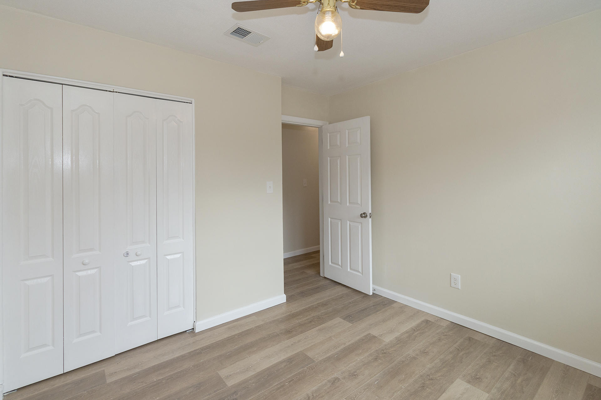 GARNIERS BEACH 6TH - Residential