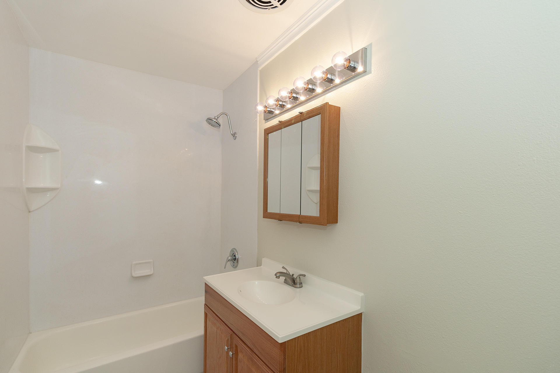 GARNIERS BEACH 6TH - Residential