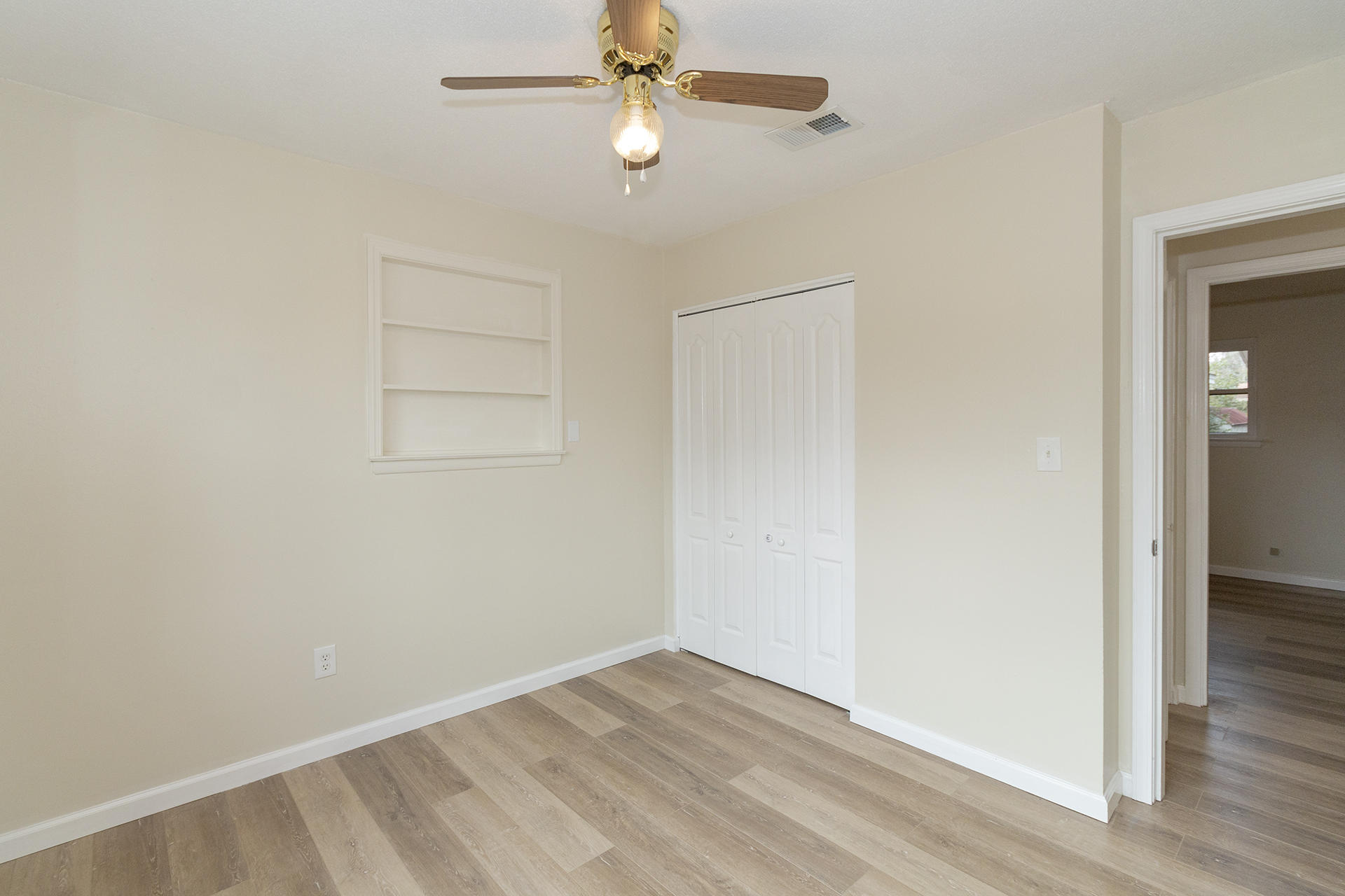 GARNIERS BEACH 6TH - Residential