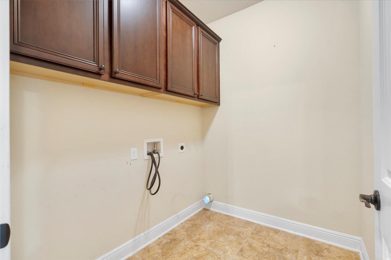 BROWNSTONE MANOR - Residential