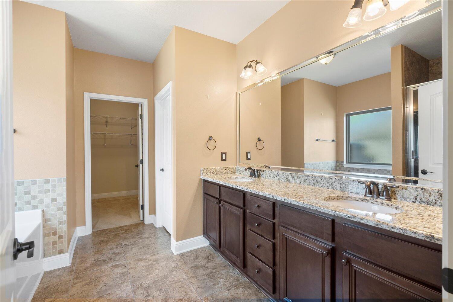 BROWNSTONE MANOR - Residential