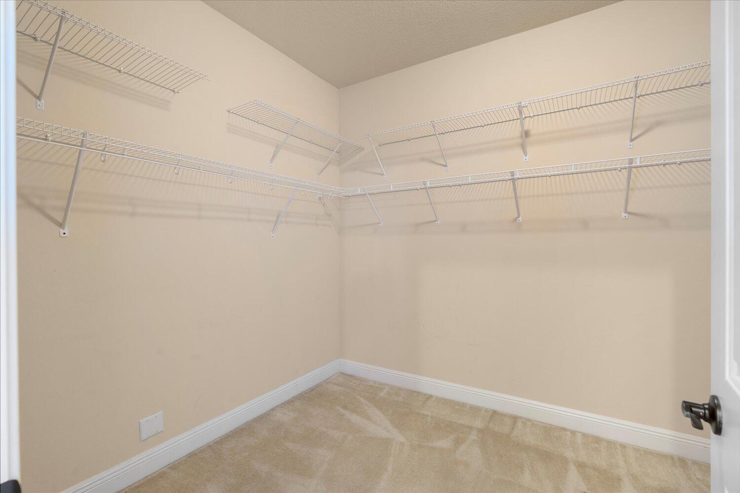 BROWNSTONE MANOR - Residential