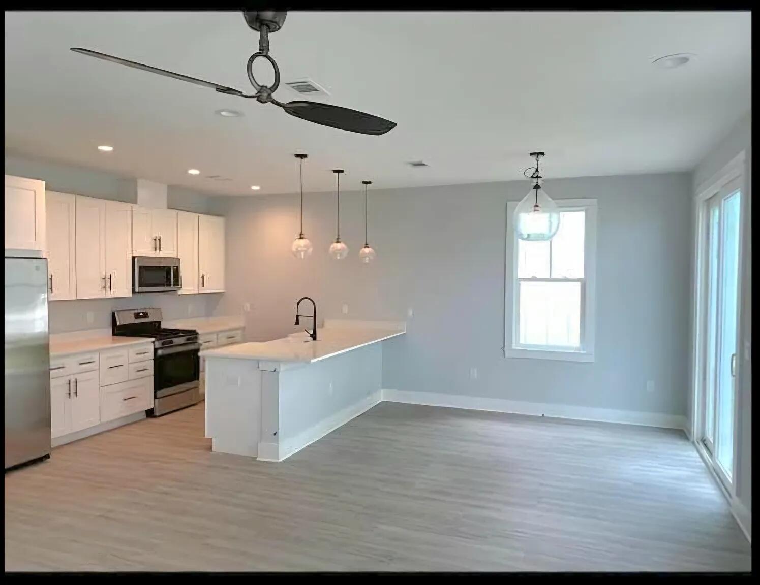 LIGHTHOUSE POINTE - Residential