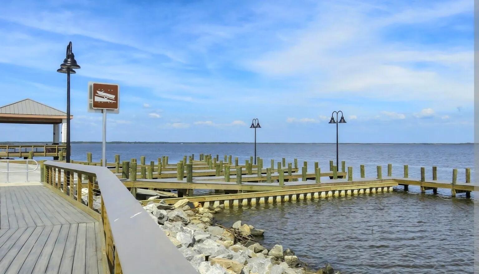 LIGHTHOUSE POINTE - Residential