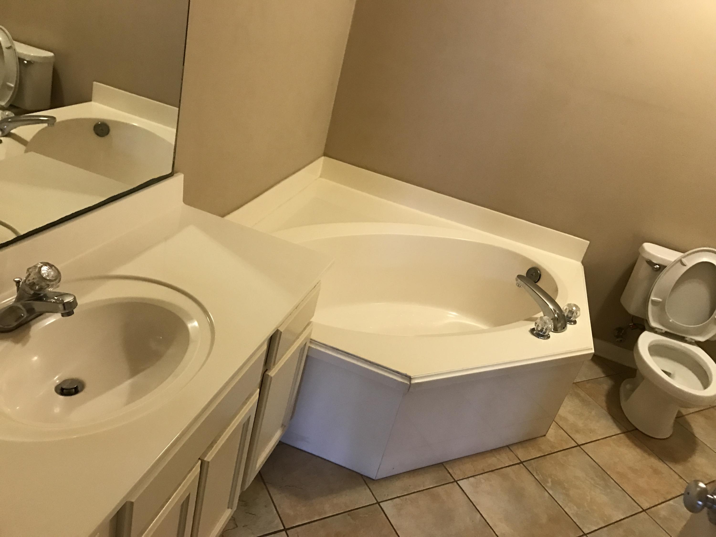 BARATARIA CONDO - Residential