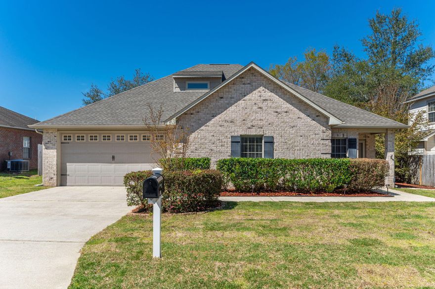 New Roof, fresh sod and newly painted home. Whole home inspection completed on 3/1/24 with repairs made. Seller willing to assist with closing with acceptable offer Move in ready. This 3-bedroom 2 bath home with bonus room upstairs is conveniently located in south Crestview providing easy commute to the local bases, beaches, and shopping centers. Spacious living room is open to the kitchen and formal dining making it a great area for entertaining friends and family. Stunning cabinetry and countertops along with stainless steel appliances make it the perfect kitchen to meet your cooking needs. Some features to note are the 9-foot ceilings, crown molding, wood laminate flooring. The split floor plan provide privacy as you retreat into the master bedroom and bath. The master bath is equipped