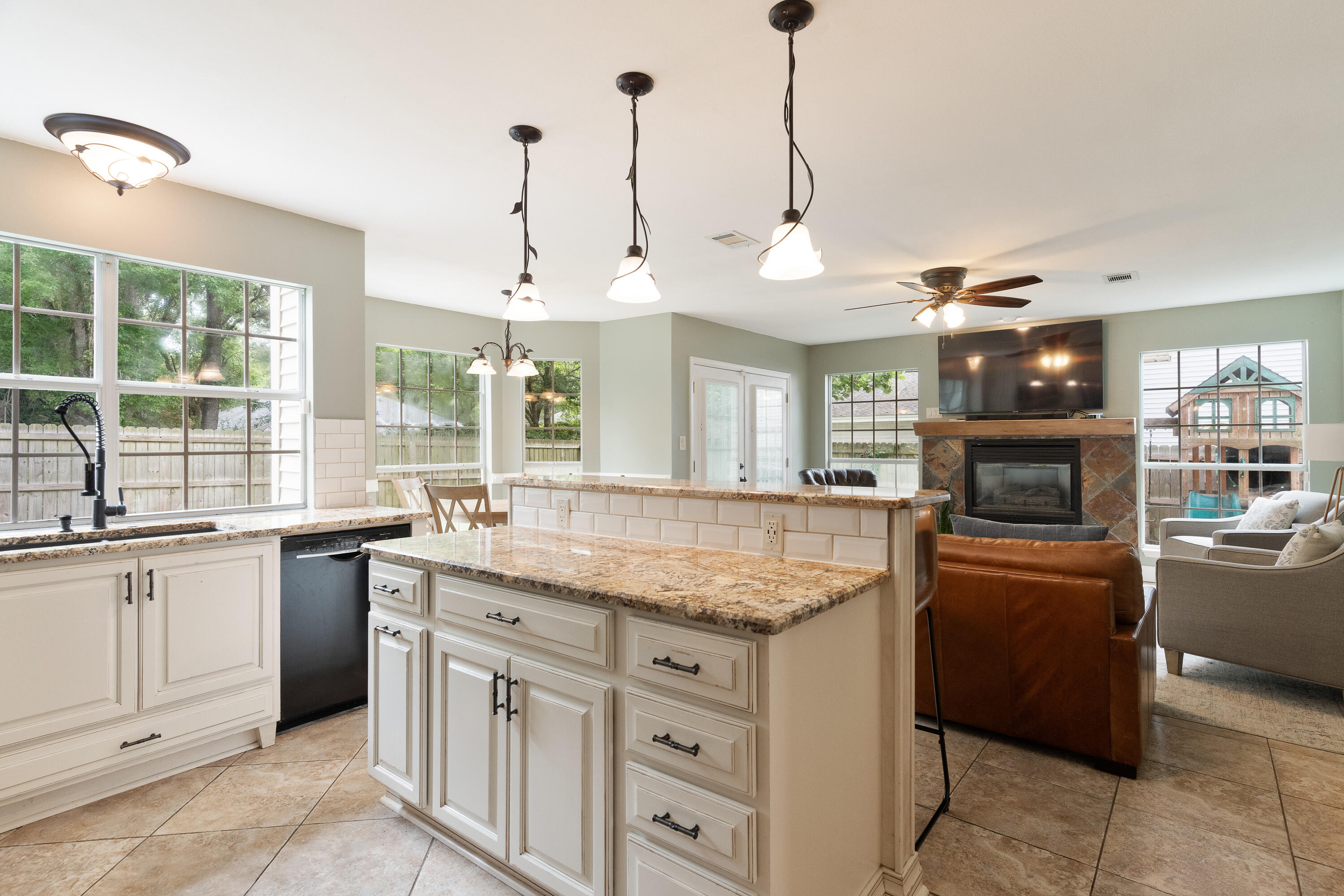 PARKWOOD ESTATES PH 2A BLUEWATER BAY - Residential