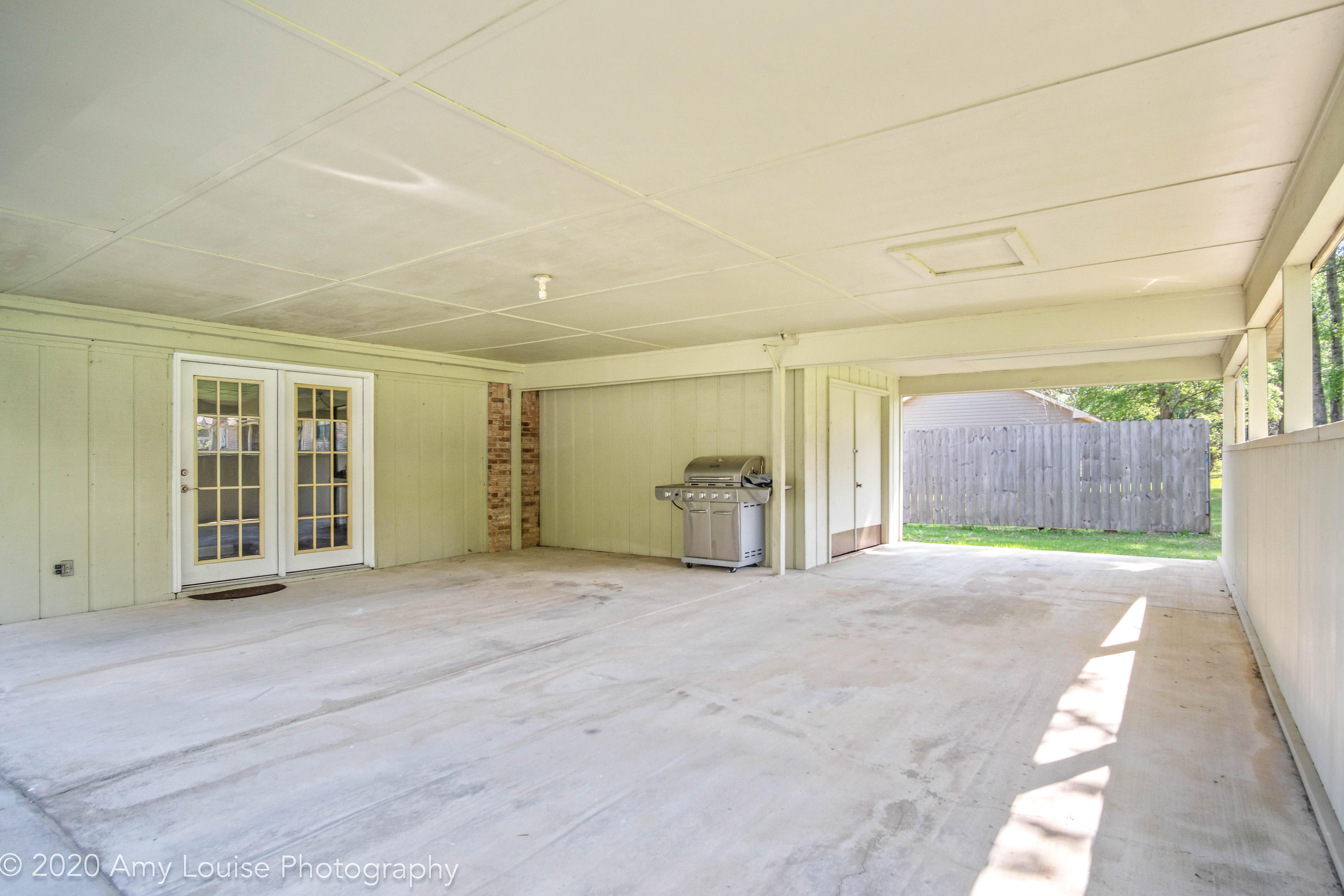 HOLLY HILLS - Residential