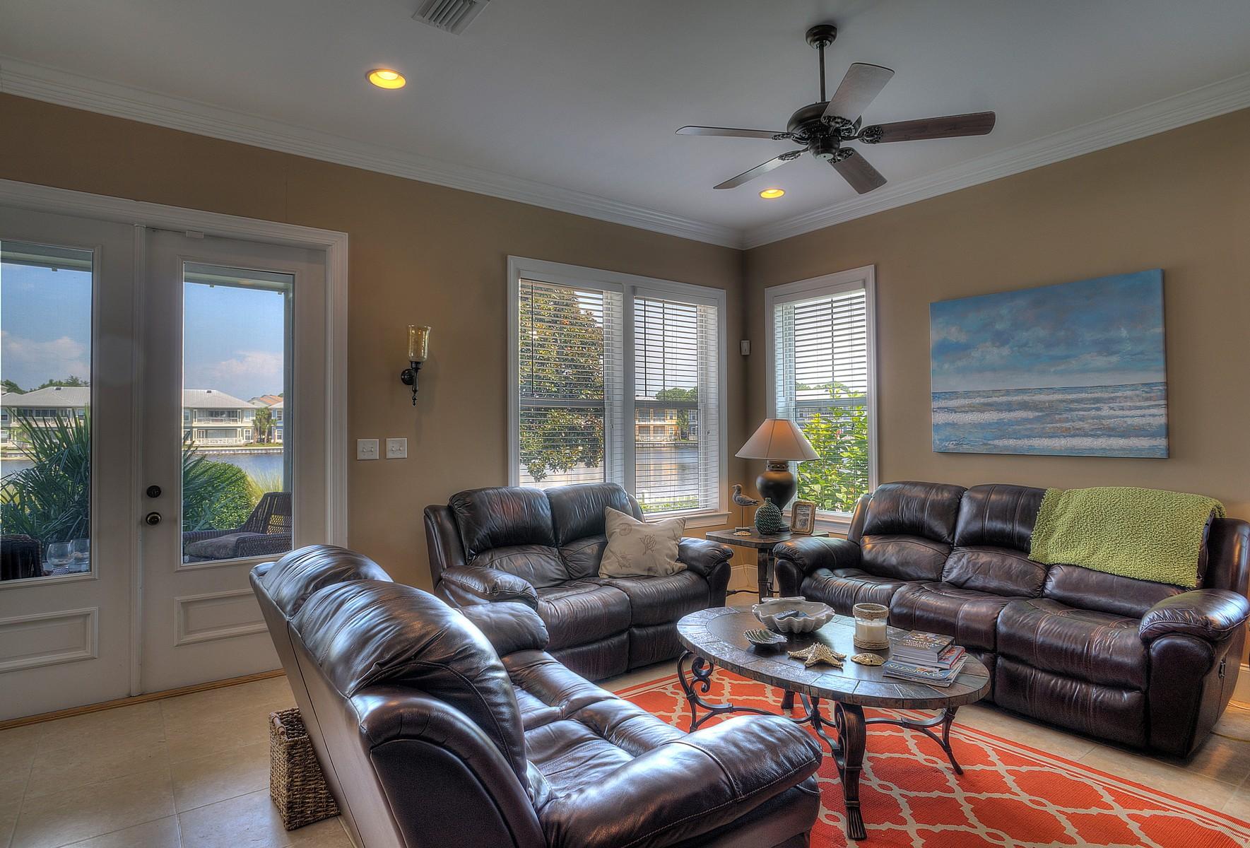 CRYSTAL LAKE PHASE I - Residential