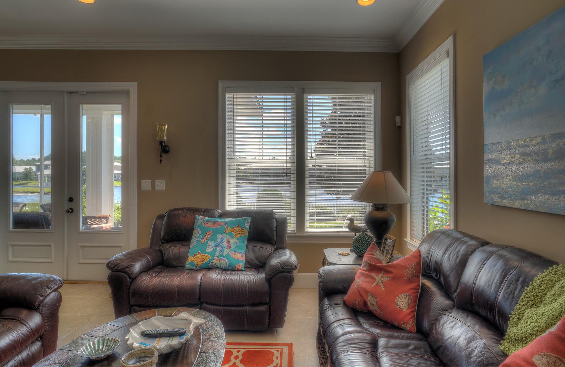 CRYSTAL LAKE PHASE I - Residential