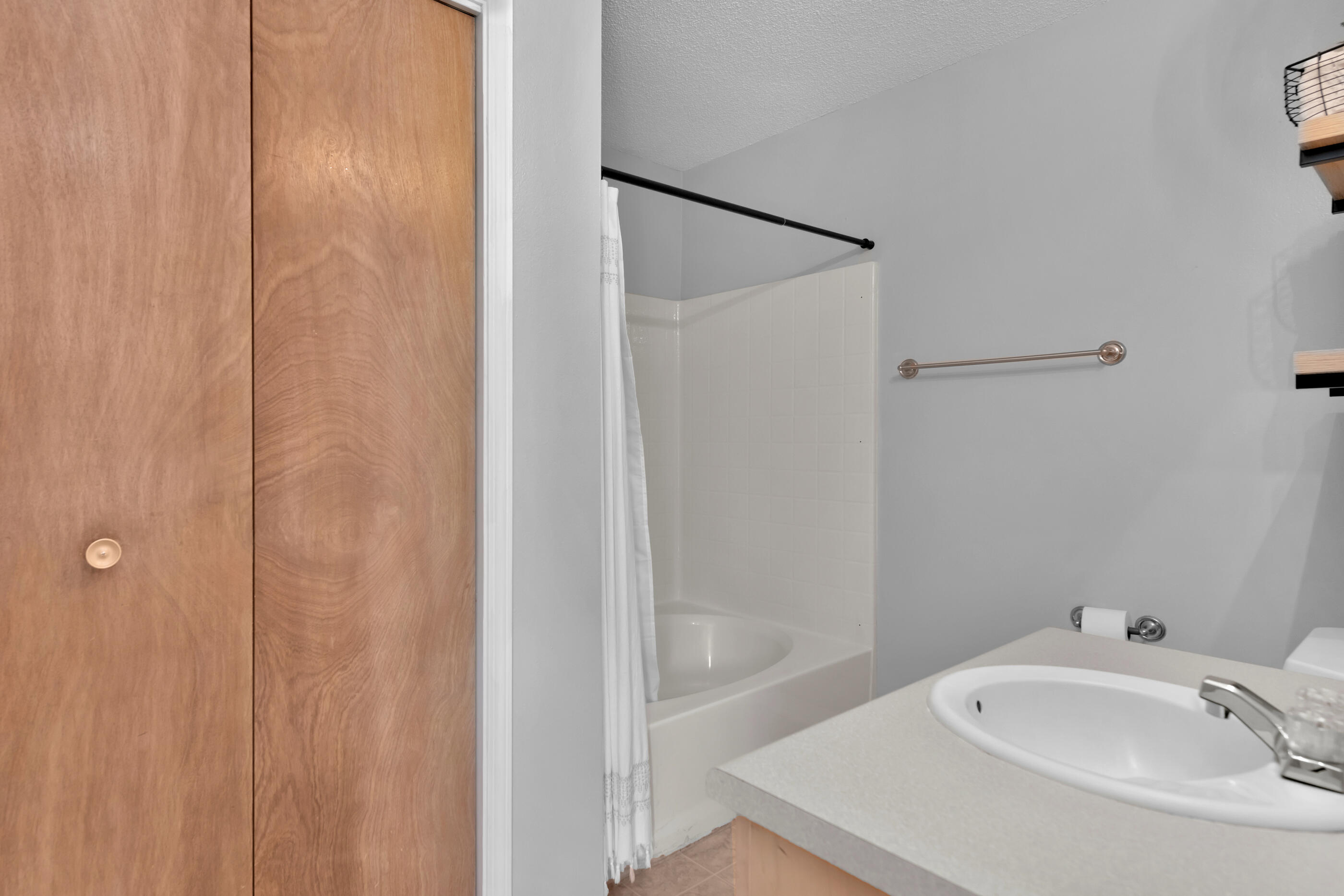 NAVARRE S/D 2ND ADDN - Residential