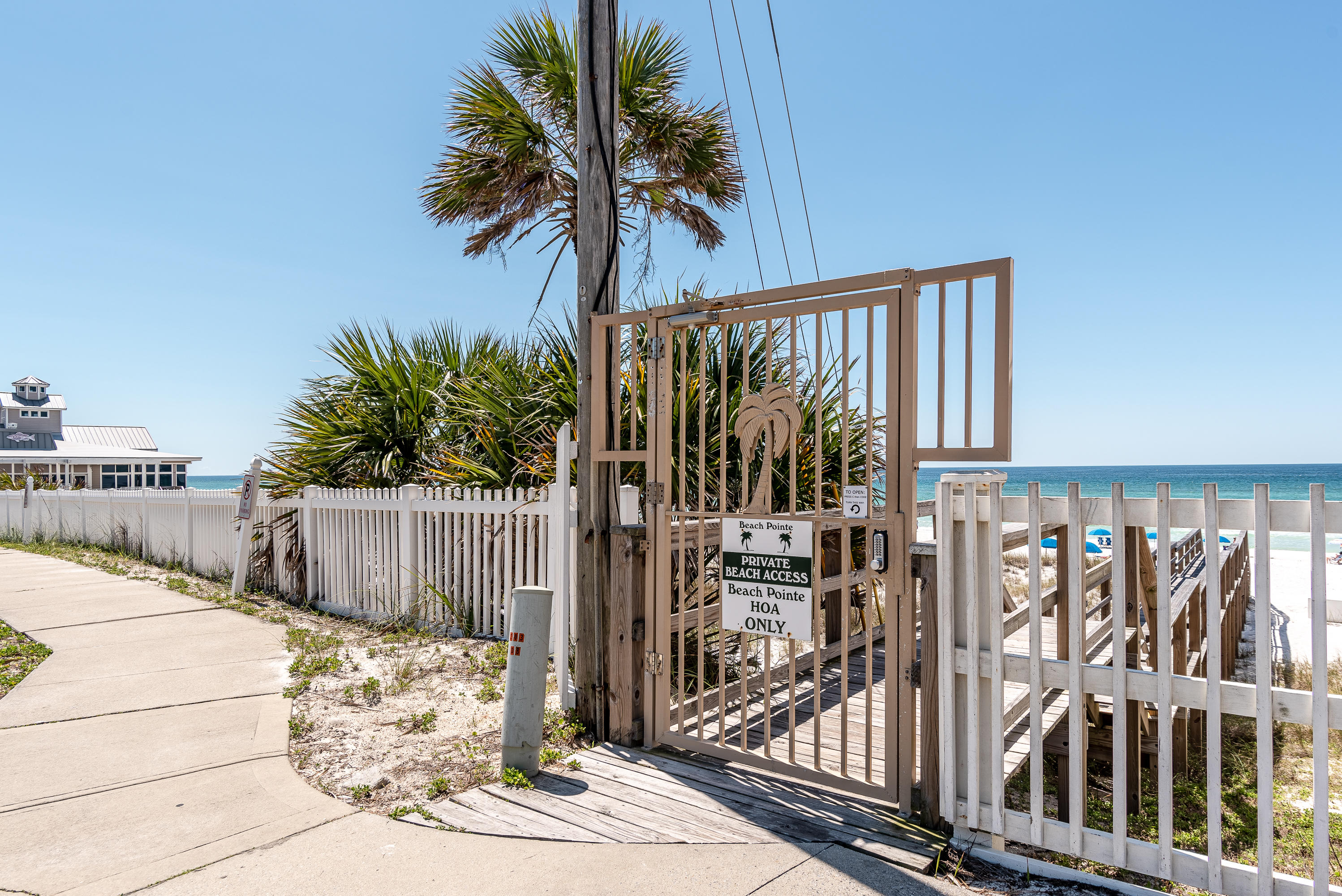 BEACH POINTE T/H - Residential
