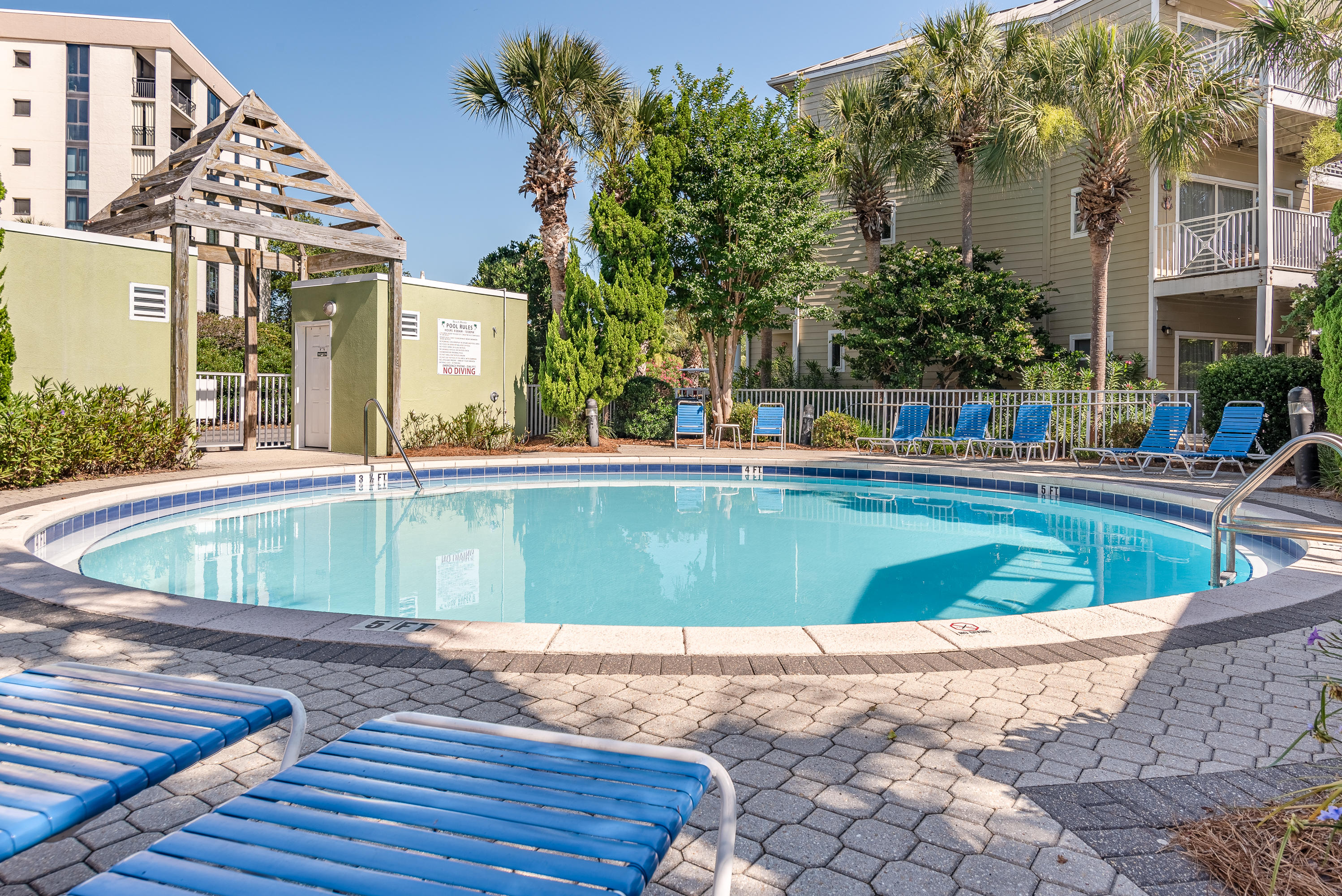 BEACH POINTE T/H - Residential