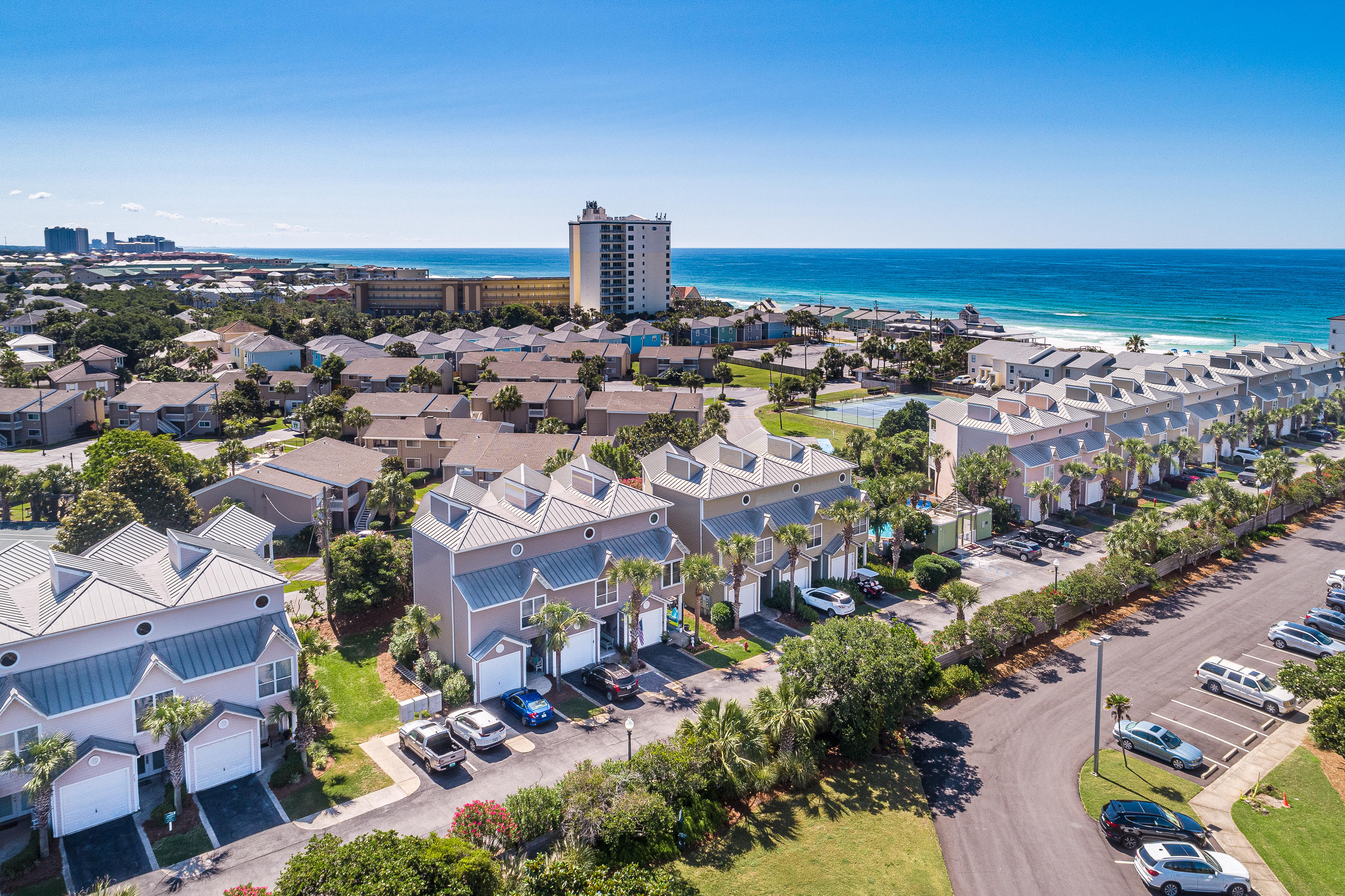 BEACH POINTE T/H - Residential